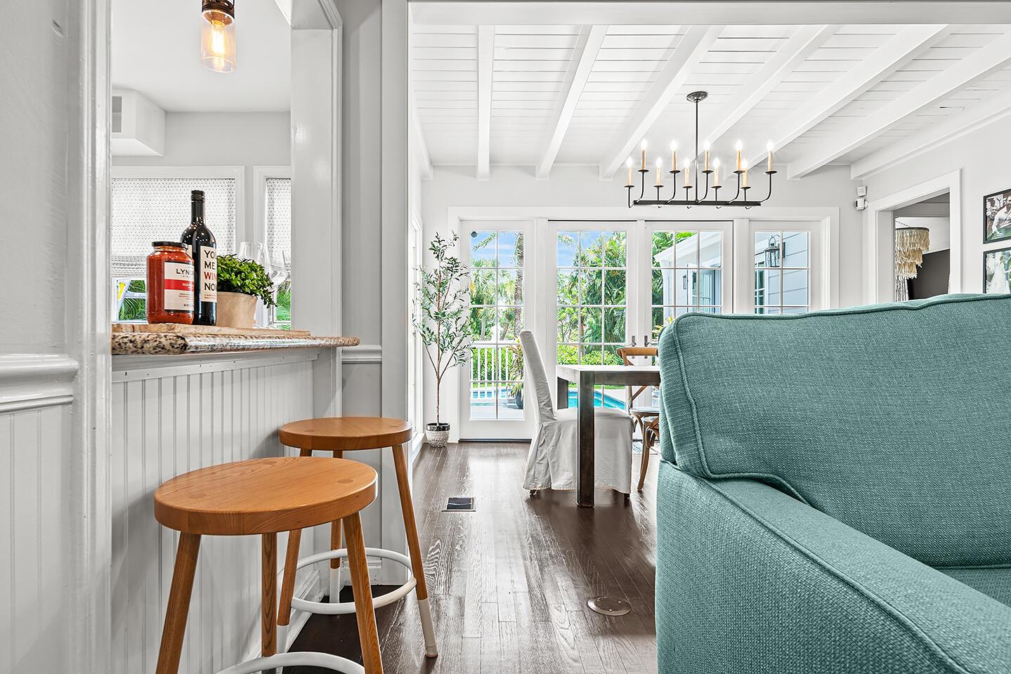 ESTATES OF SOUTH PALM BEA - Residential Lease