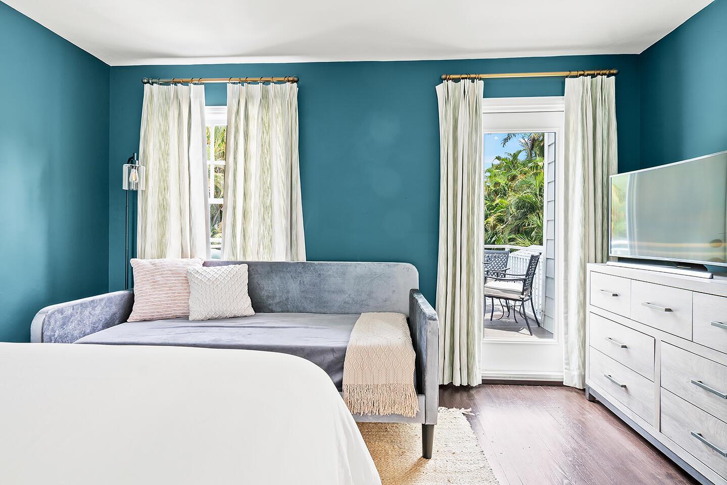 ESTATES OF SOUTH PALM BEA - Residential Lease