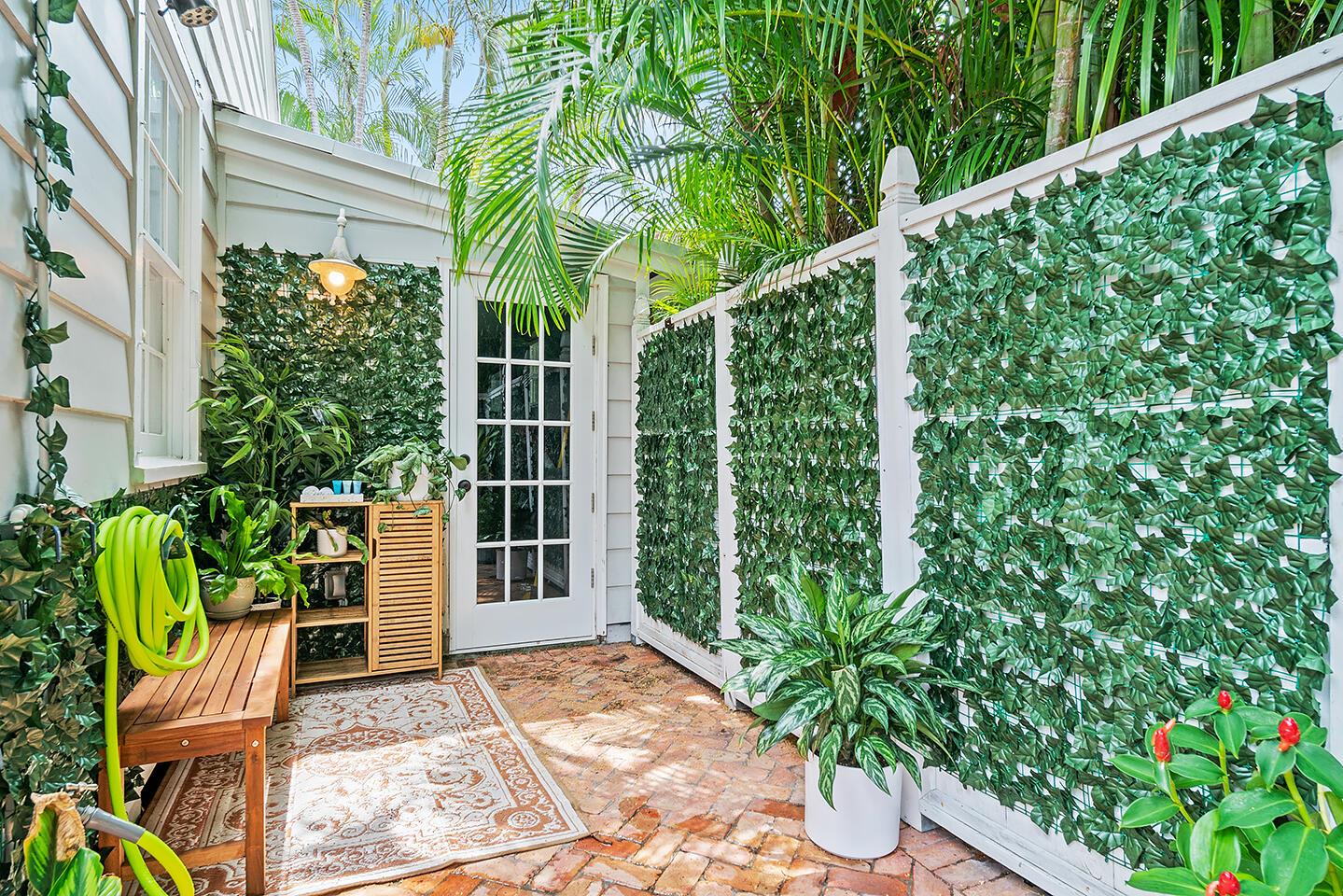 ESTATES OF SOUTH PALM BEA - Residential Lease