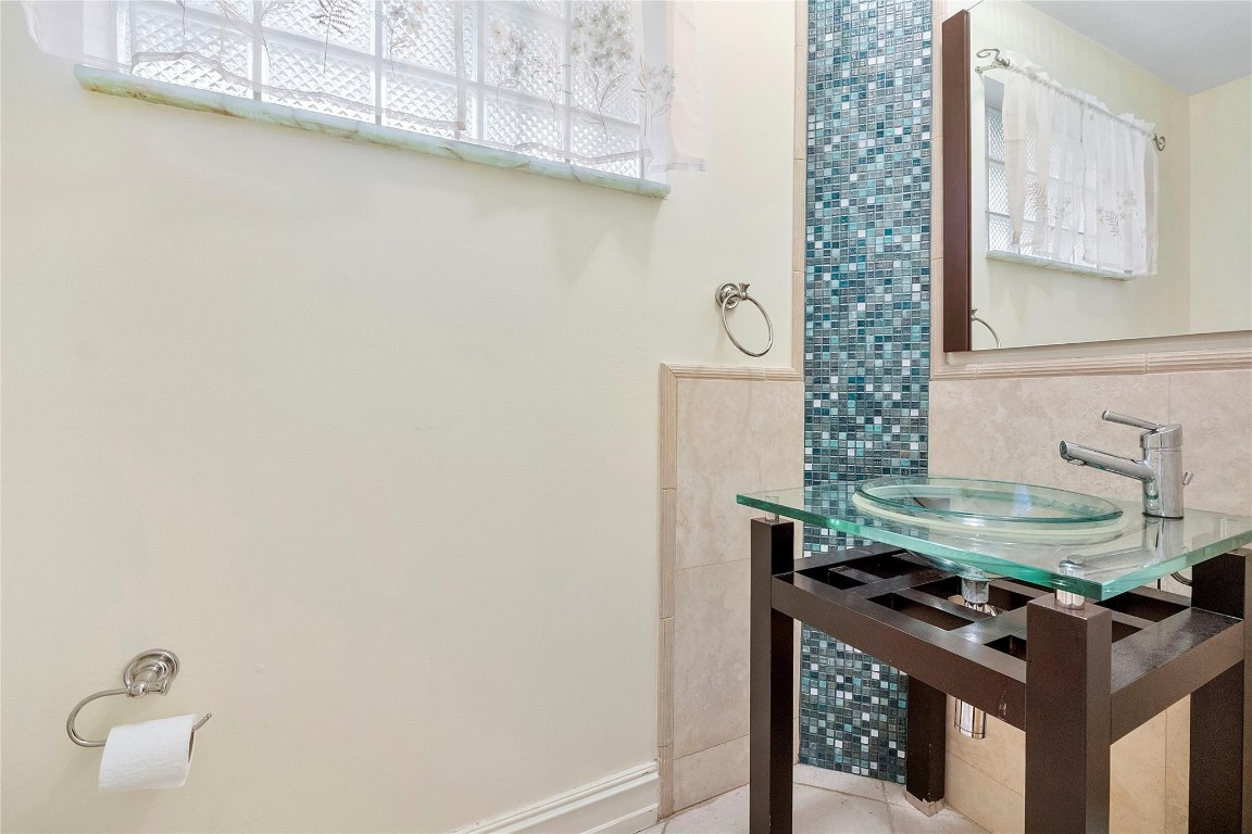 CENTRAL PARK LAKE - Residential Lease