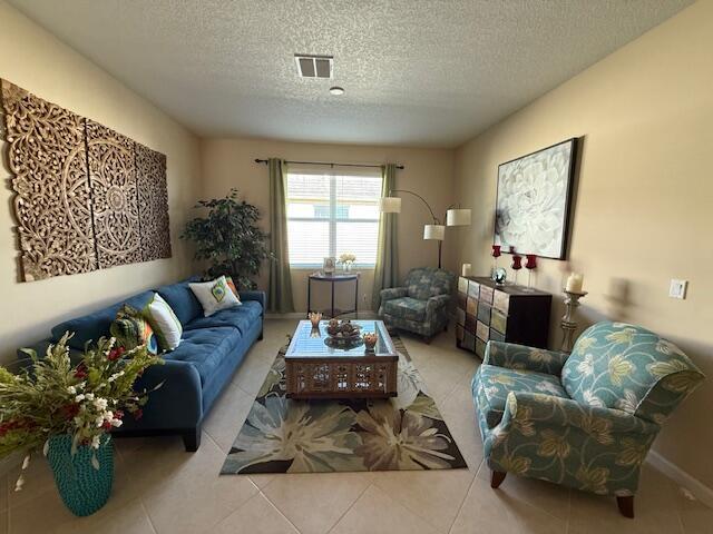 TRADITION PLAT NO 19 REPL - Residential Lease