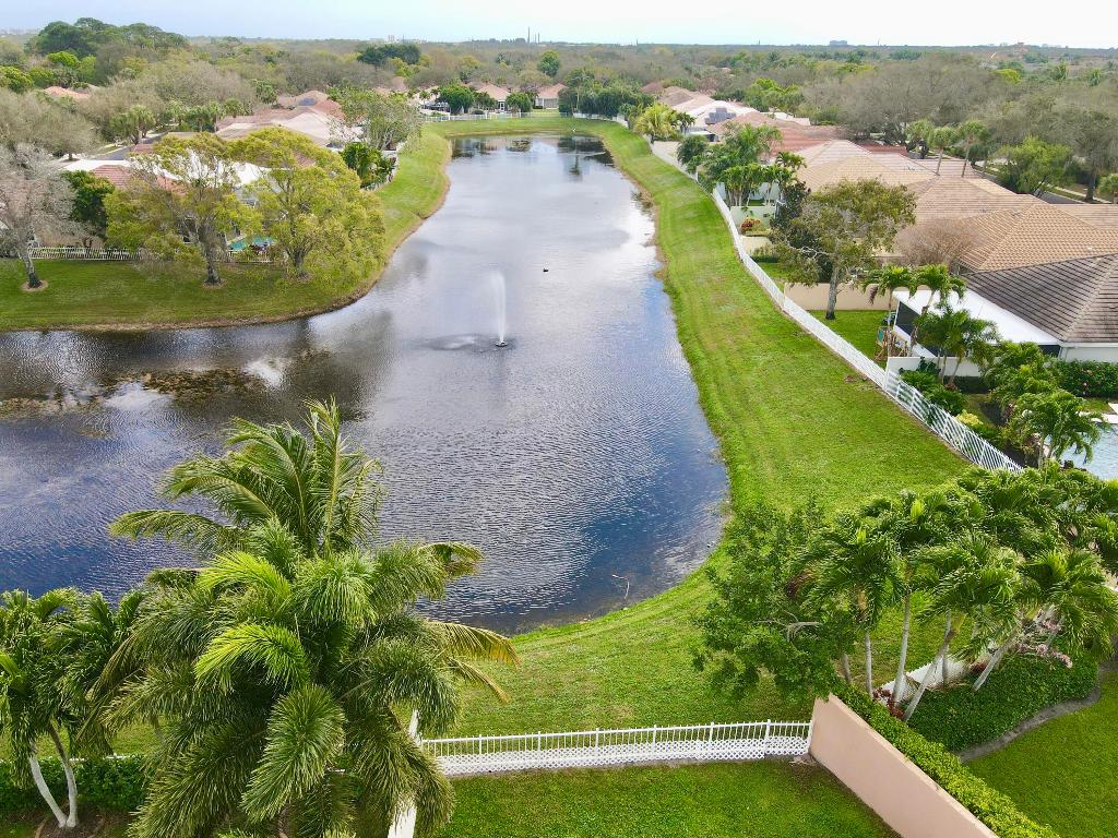 HAMPTONS AT MAPLEWOOD - Residential Lease