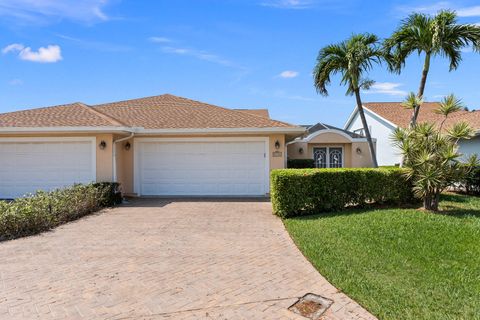 A home in Hutchinson Island