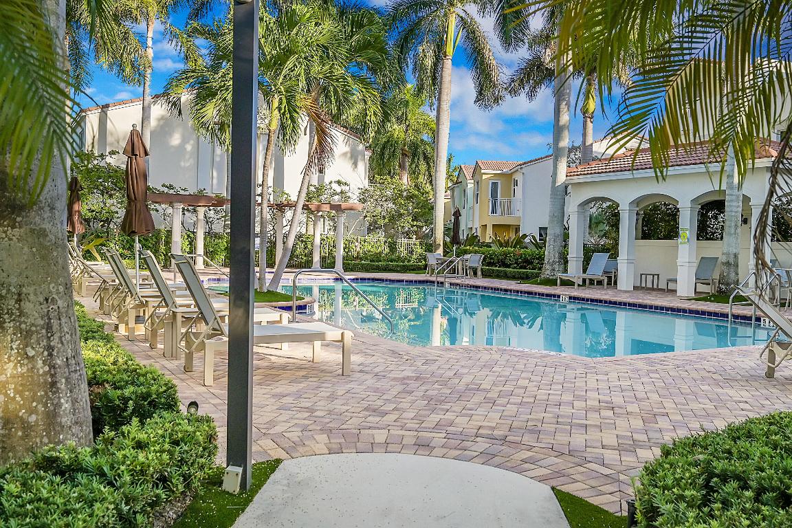 BLUE LAKE TOWNHOMES - Residential Lease