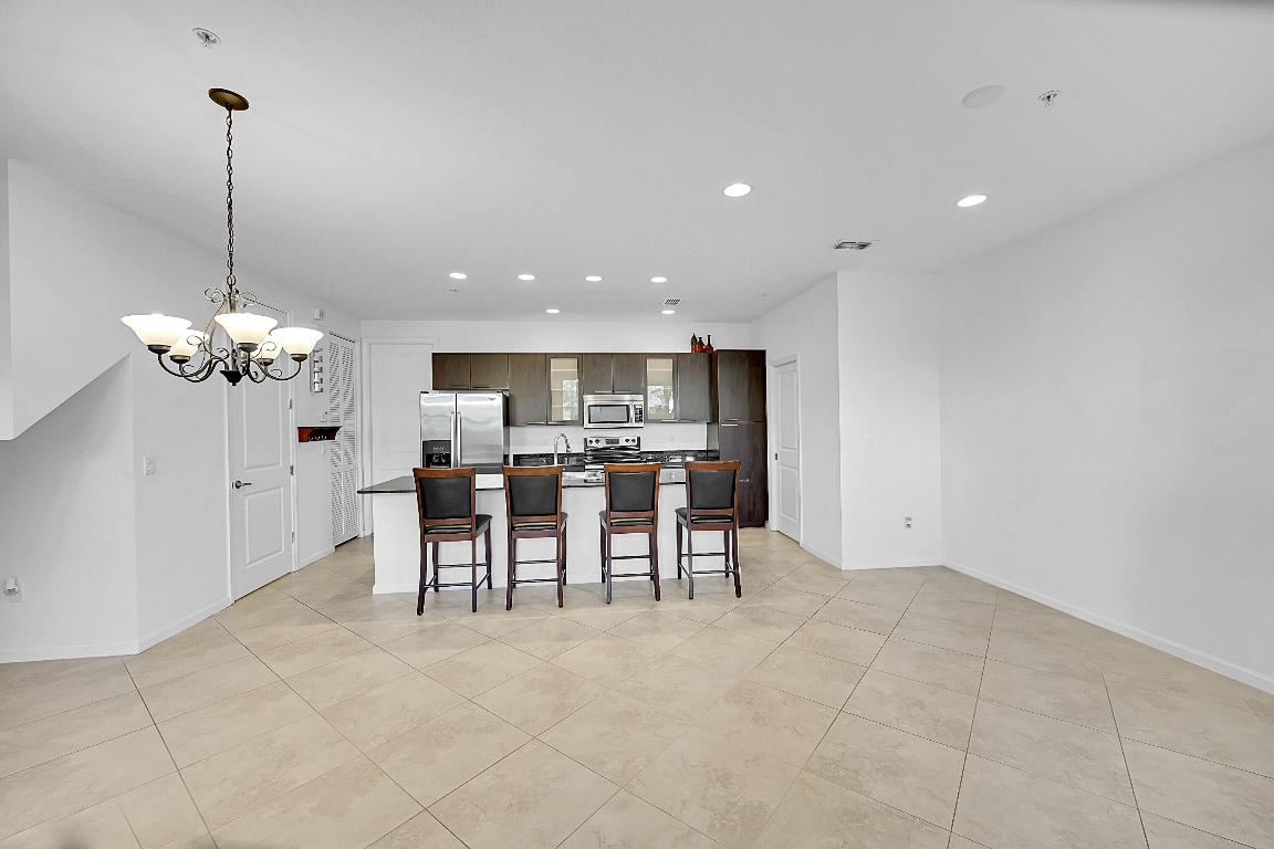 BLUE LAKE TOWNHOMES - Residential Lease