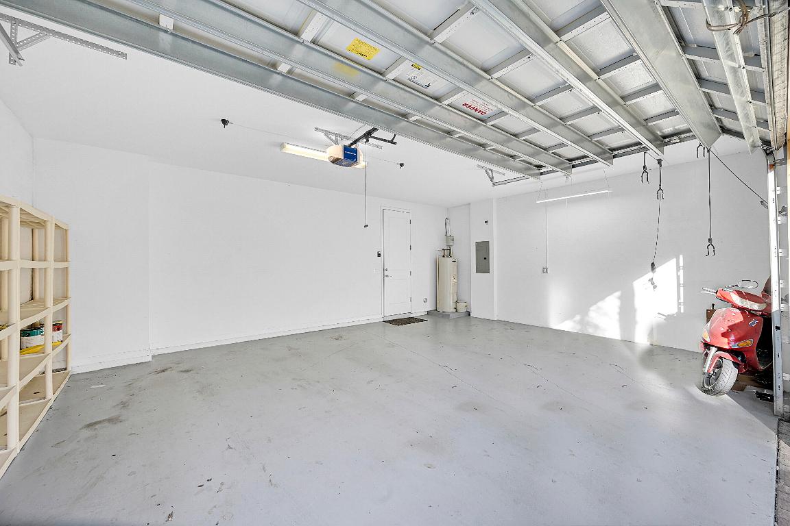 BLUE LAKE TOWNHOMES - Residential Lease