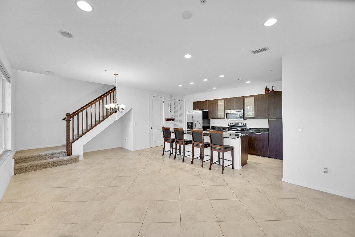 BLUE LAKE TOWNHOMES - Residential Lease