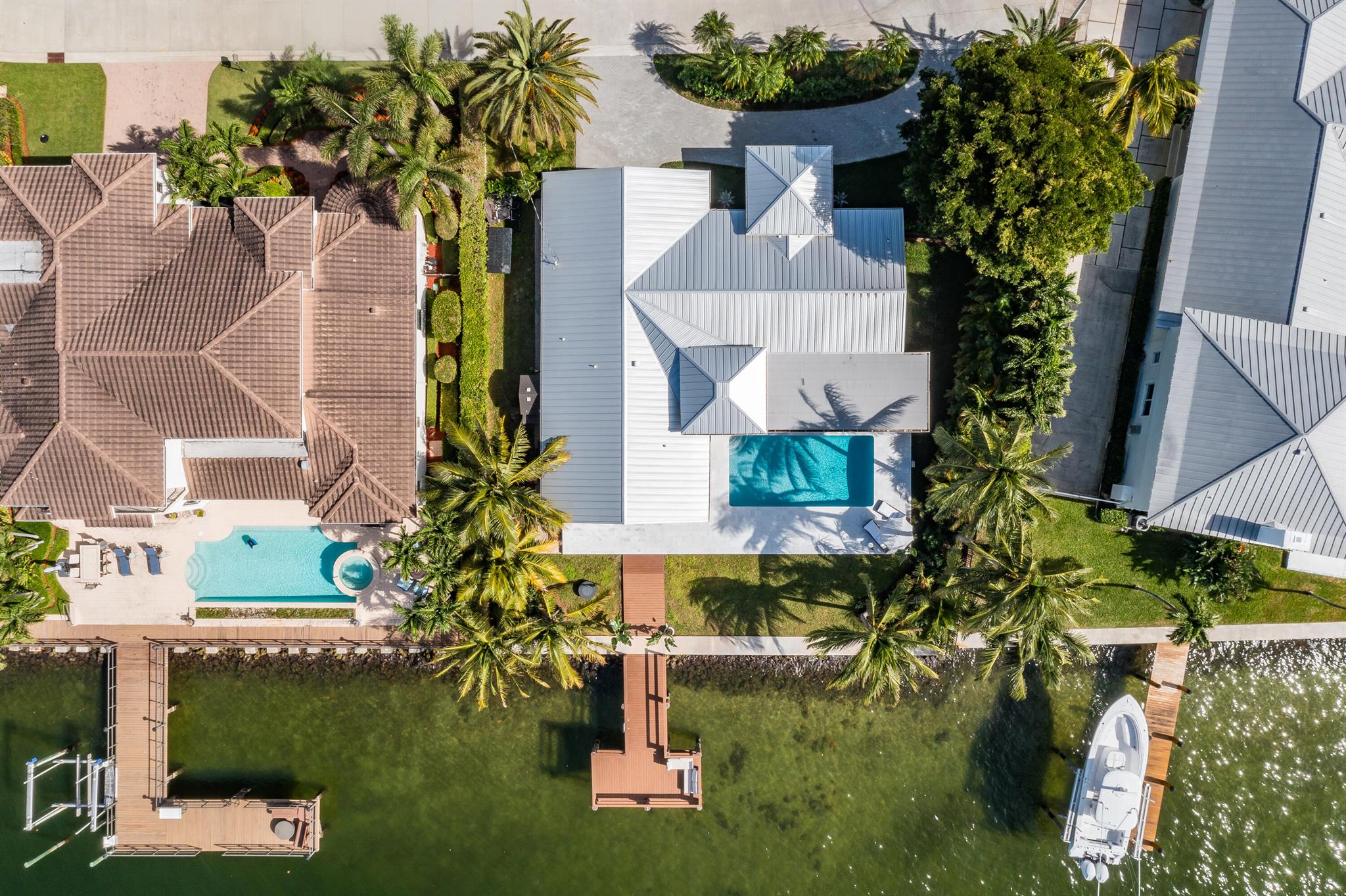 YACHT HARBOR MANOR - Residential