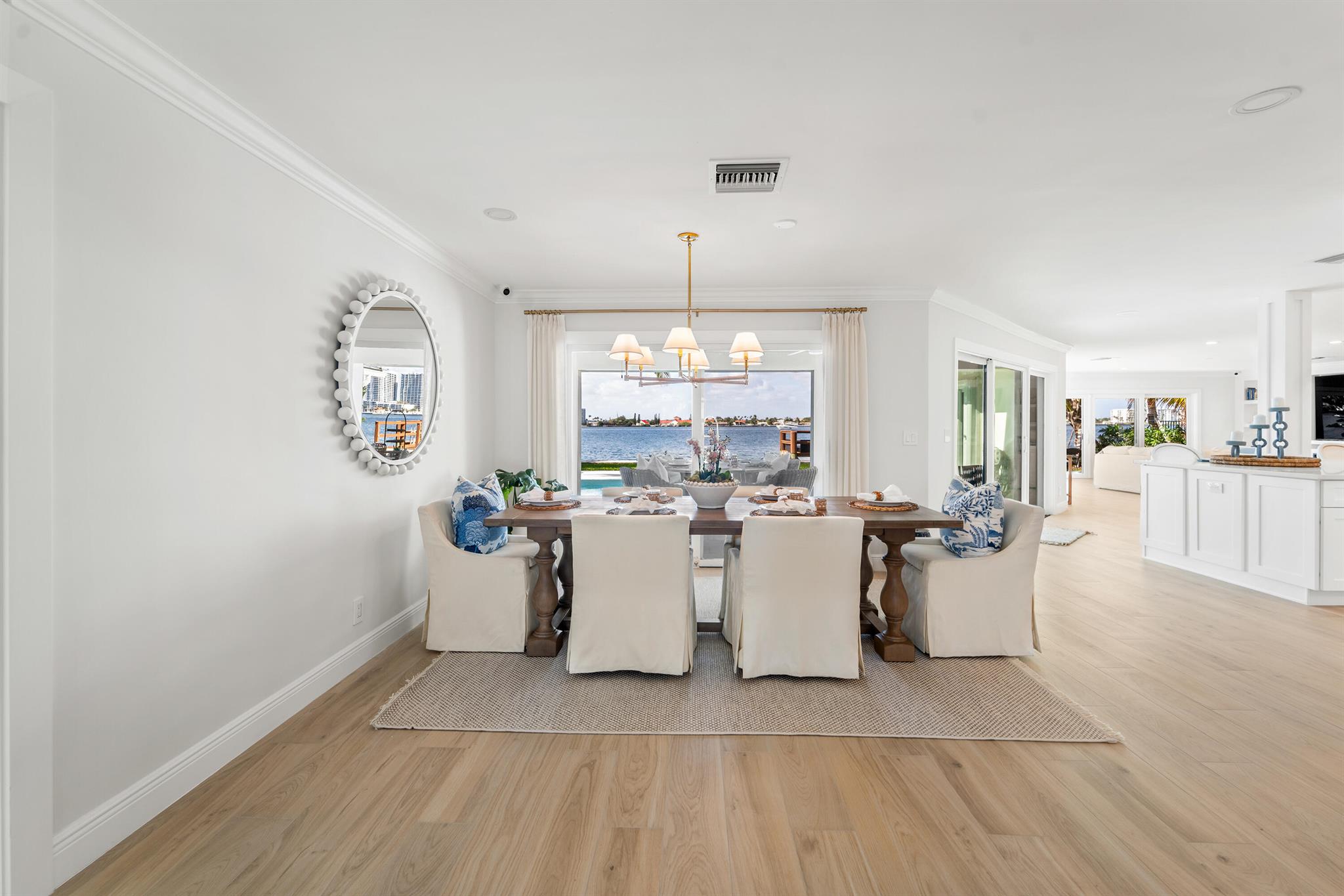 YACHT HARBOR MANOR - Residential