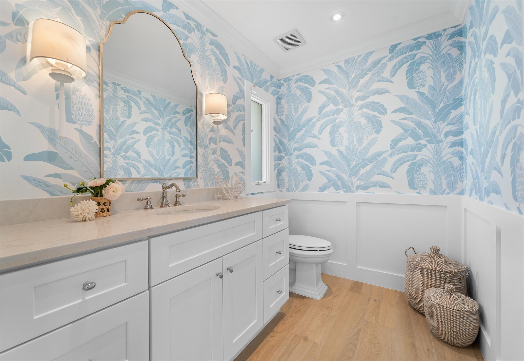 YACHT HARBOR MANOR - Residential