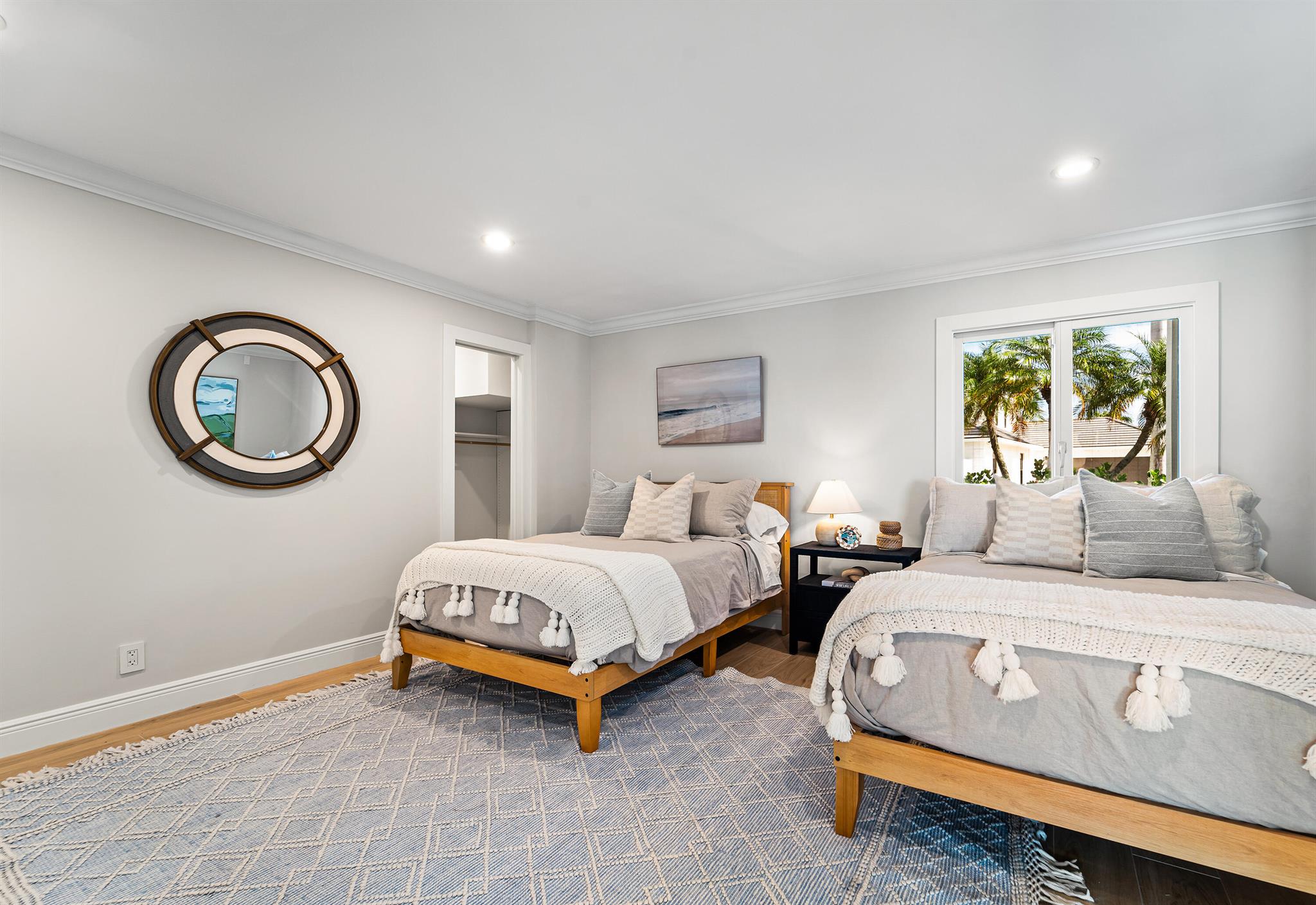 YACHT HARBOR MANOR - Residential