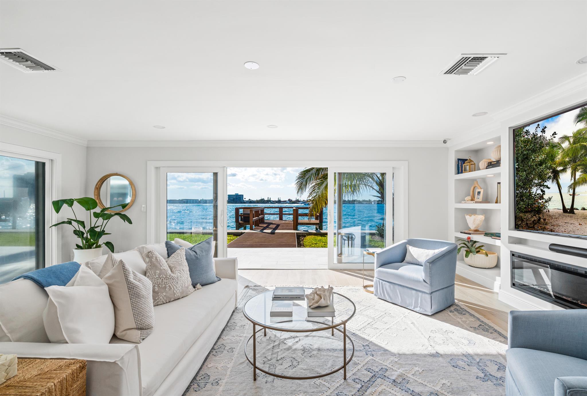 YACHT HARBOR MANOR - Residential