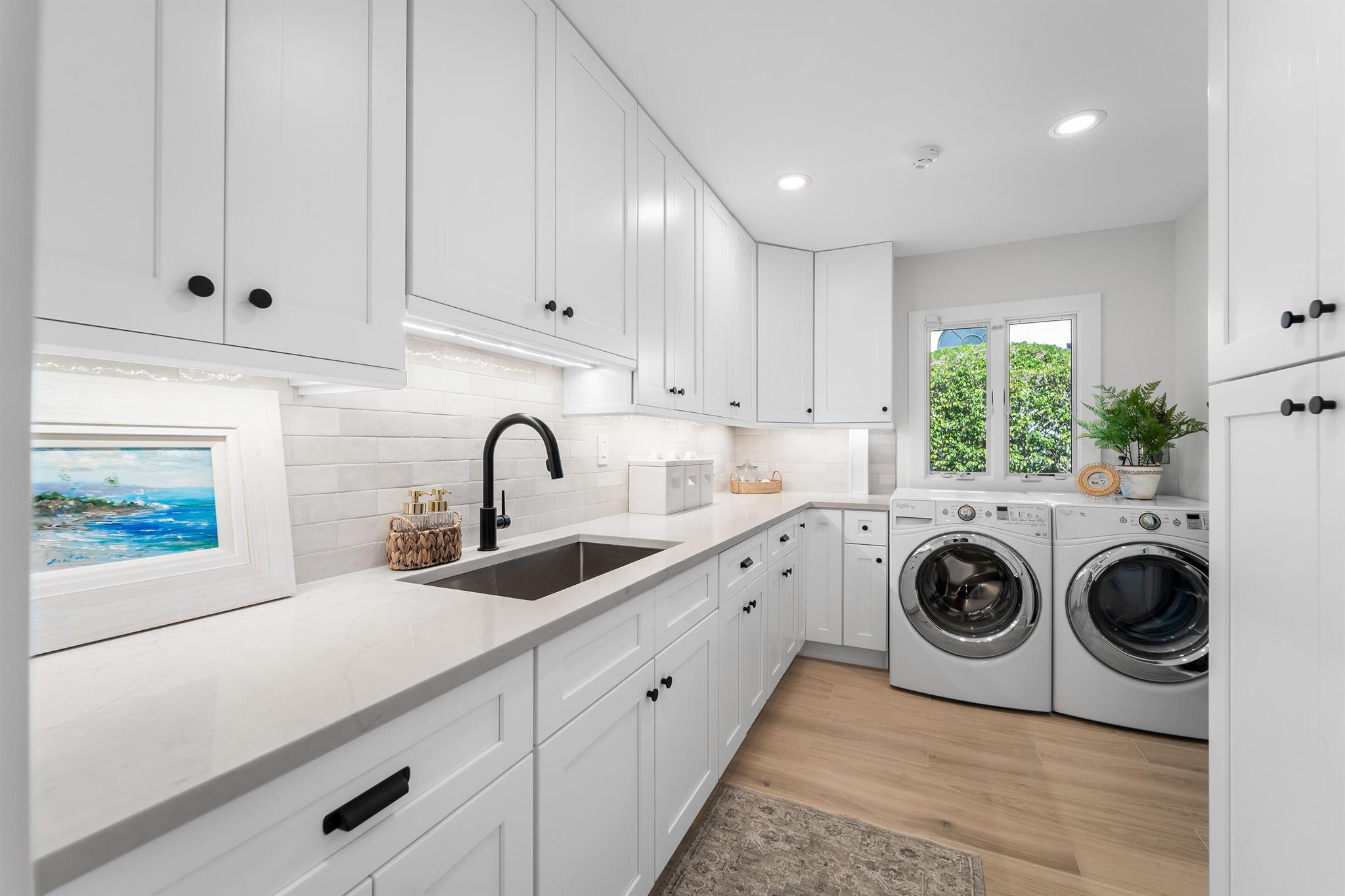 YACHT HARBOR MANOR - Residential