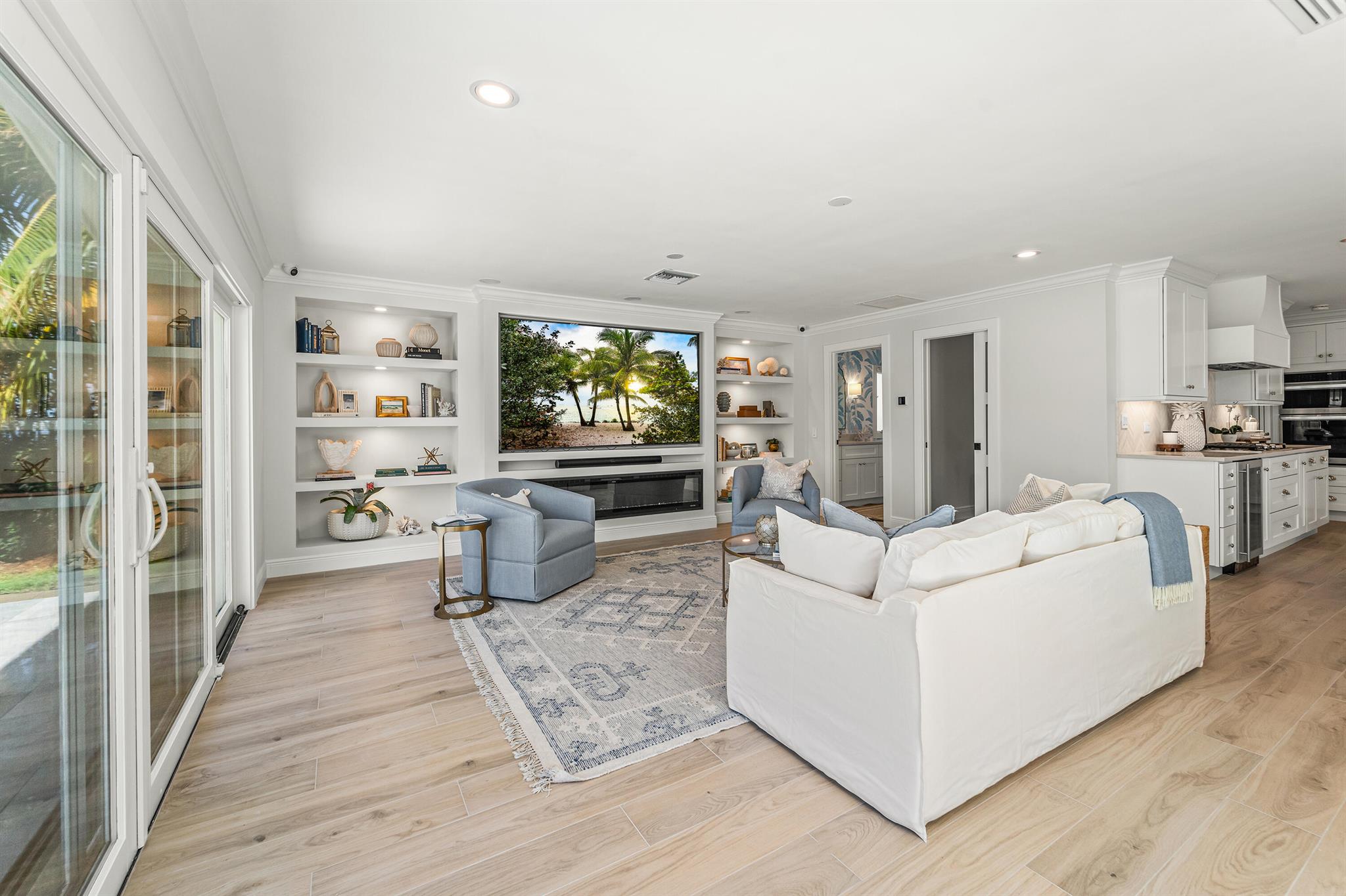 YACHT HARBOR MANOR - Residential