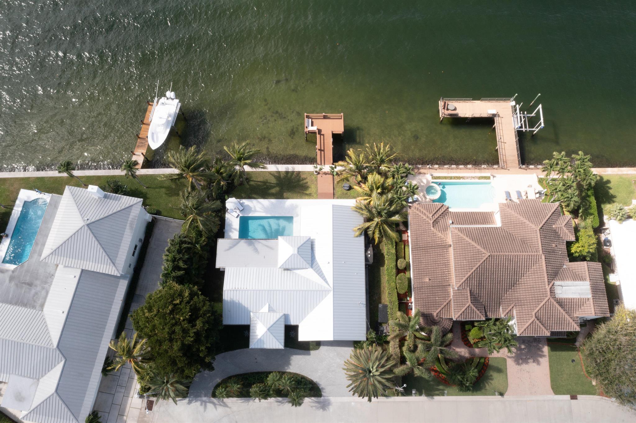 YACHT HARBOR MANOR - Residential