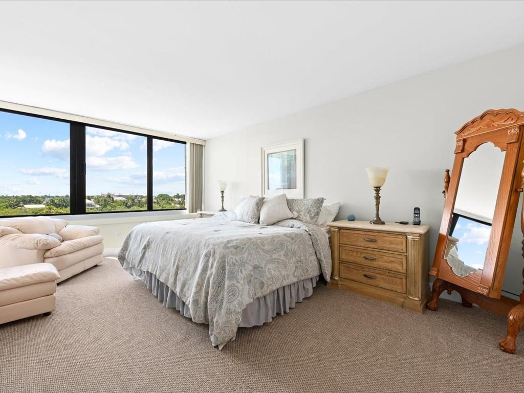 MAYFAIR HOUSE CONDO - Residential