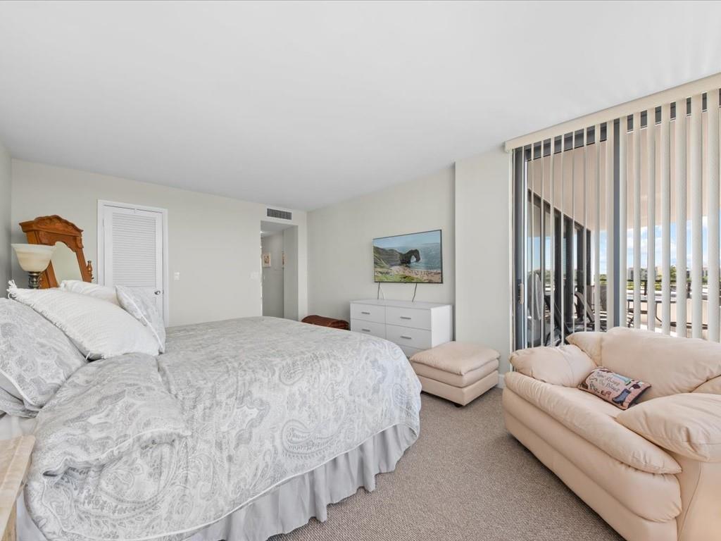 MAYFAIR HOUSE CONDO - Residential