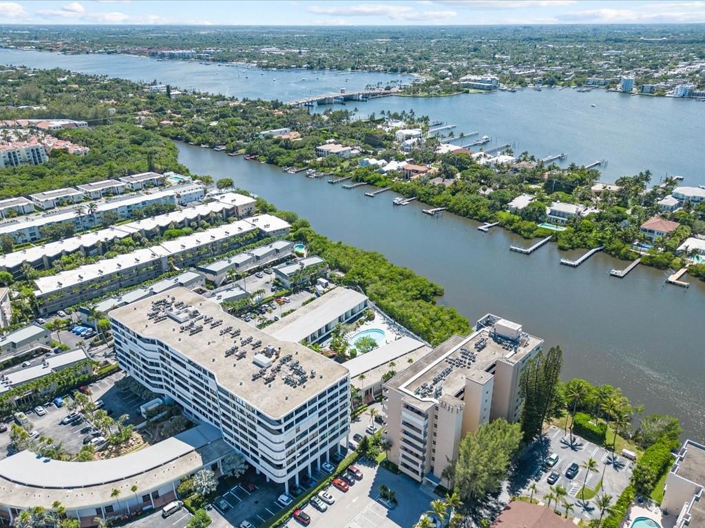 MAYFAIR HOUSE CONDO - Residential