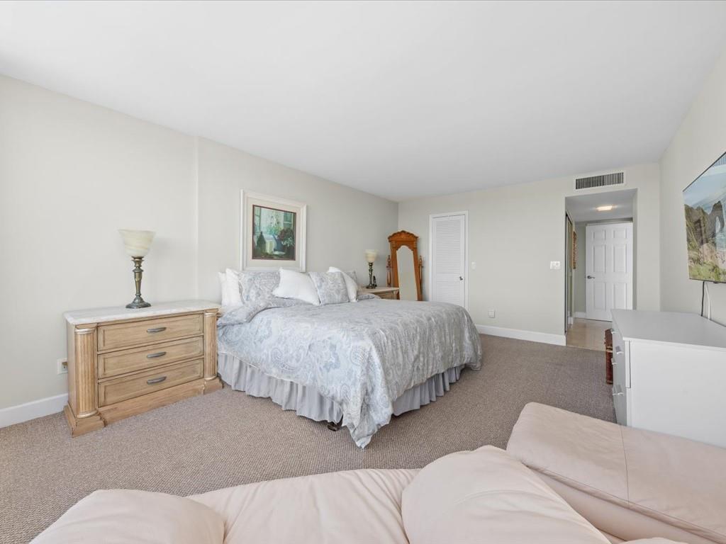 MAYFAIR HOUSE CONDO - Residential