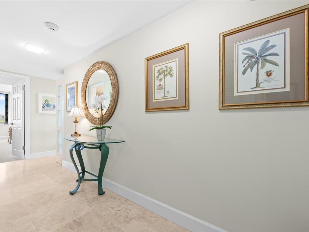 MAYFAIR HOUSE CONDO - Residential