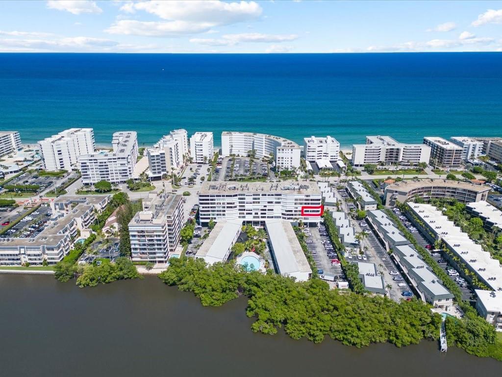 MAYFAIR HOUSE CONDO - Residential