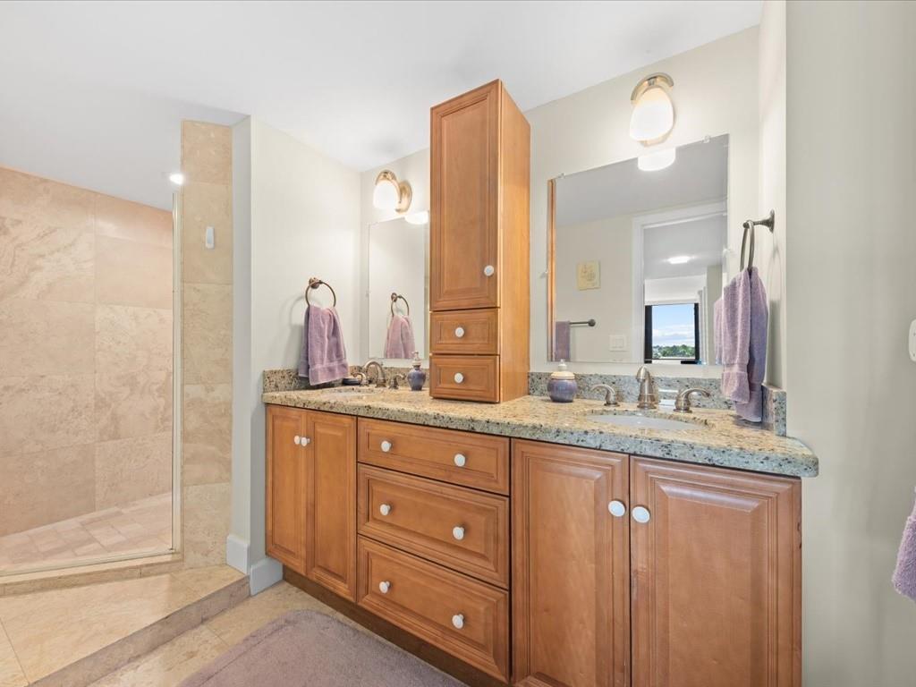 MAYFAIR HOUSE CONDO - Residential