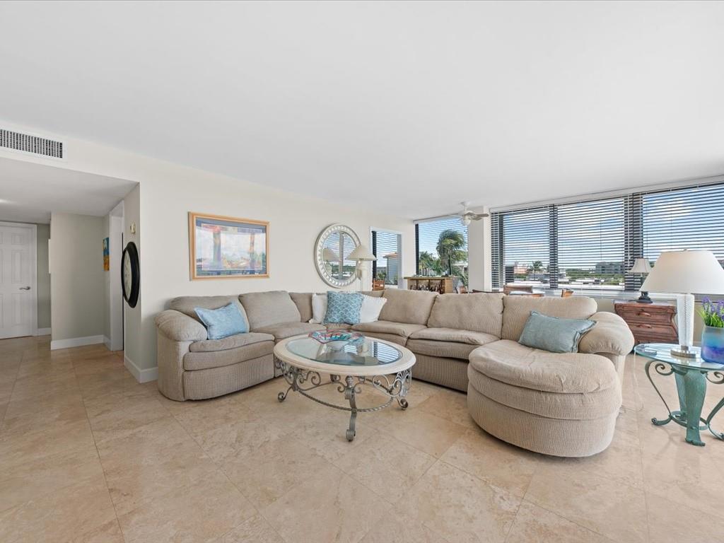 MAYFAIR HOUSE CONDO - Residential