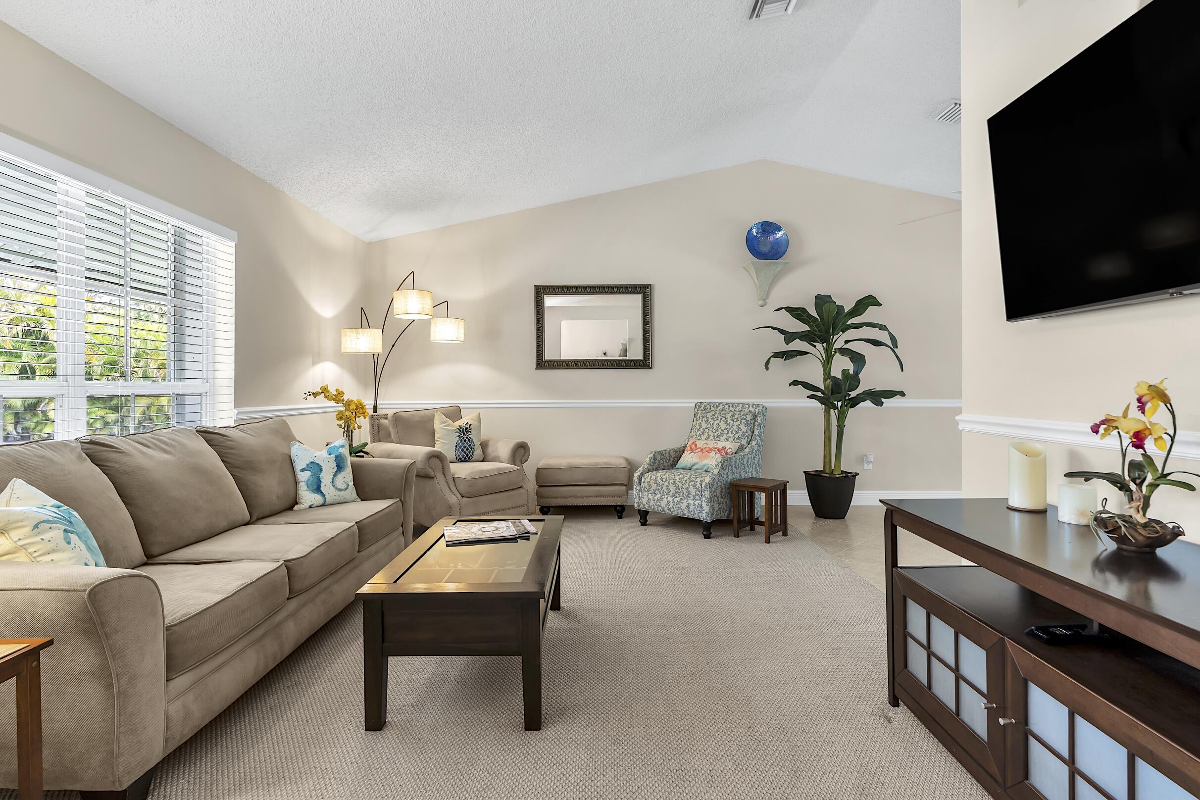 PALM BEACH FARMS CO 3 - Residential