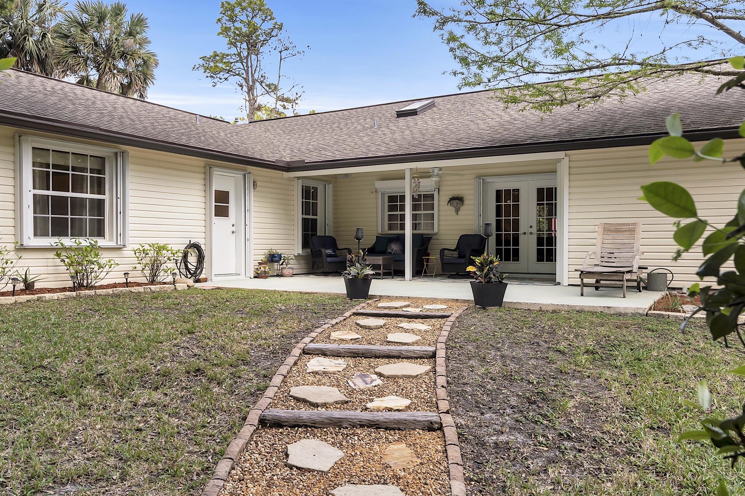 PALM BEACH FARMS CO 3 - Residential