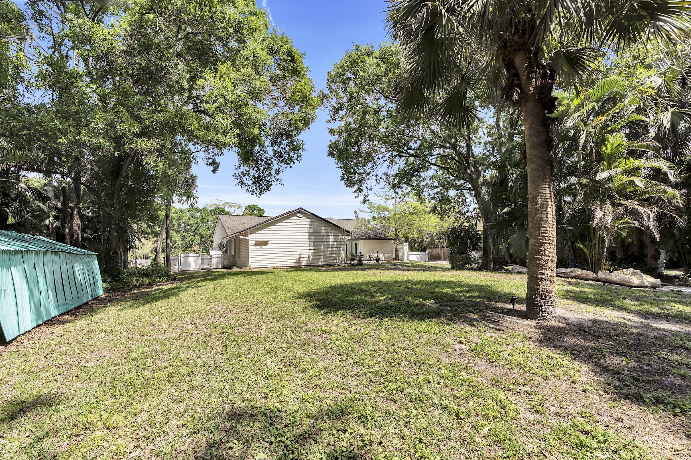 PALM BEACH FARMS CO 3 - Residential