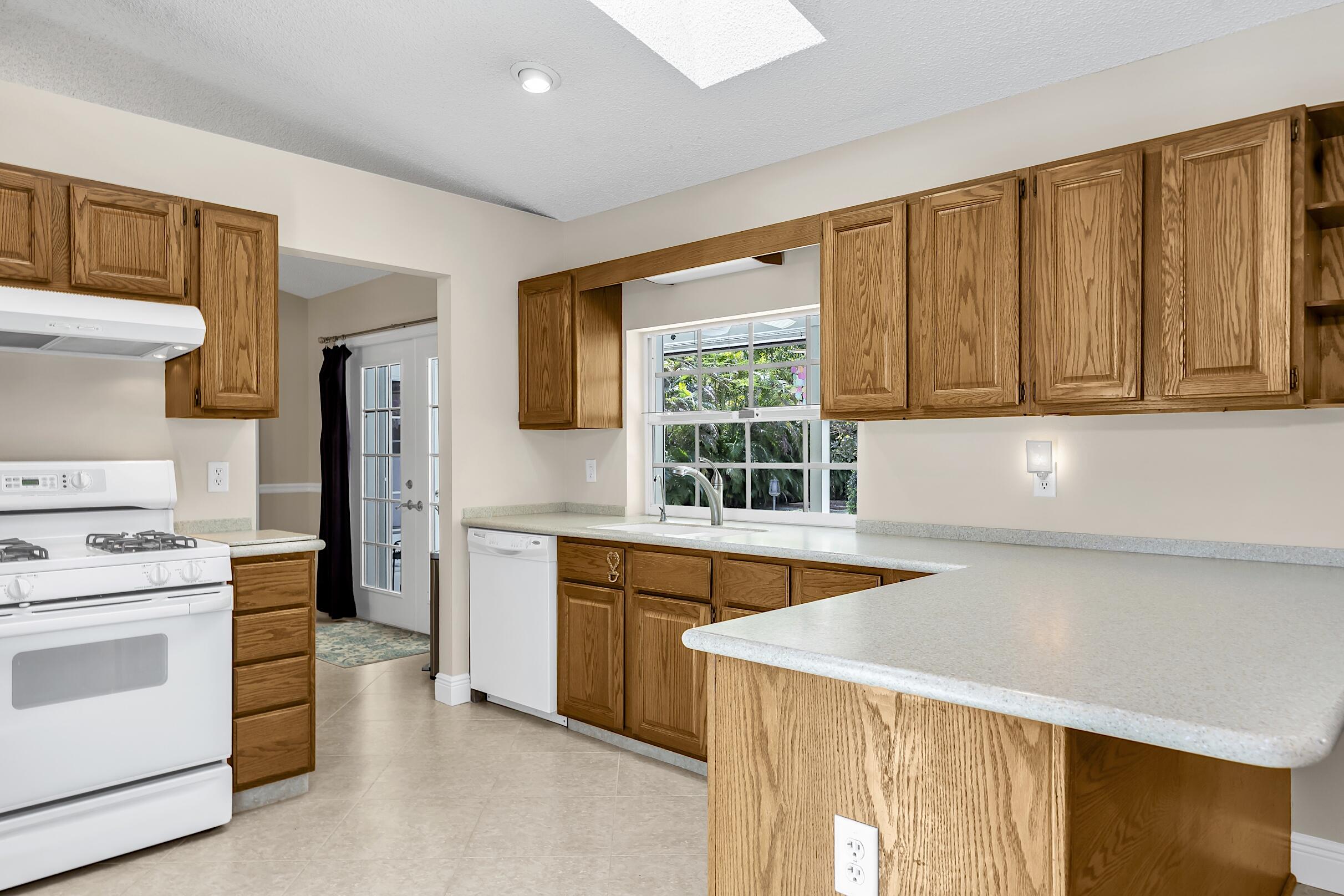 PALM BEACH FARMS CO 3 - Residential