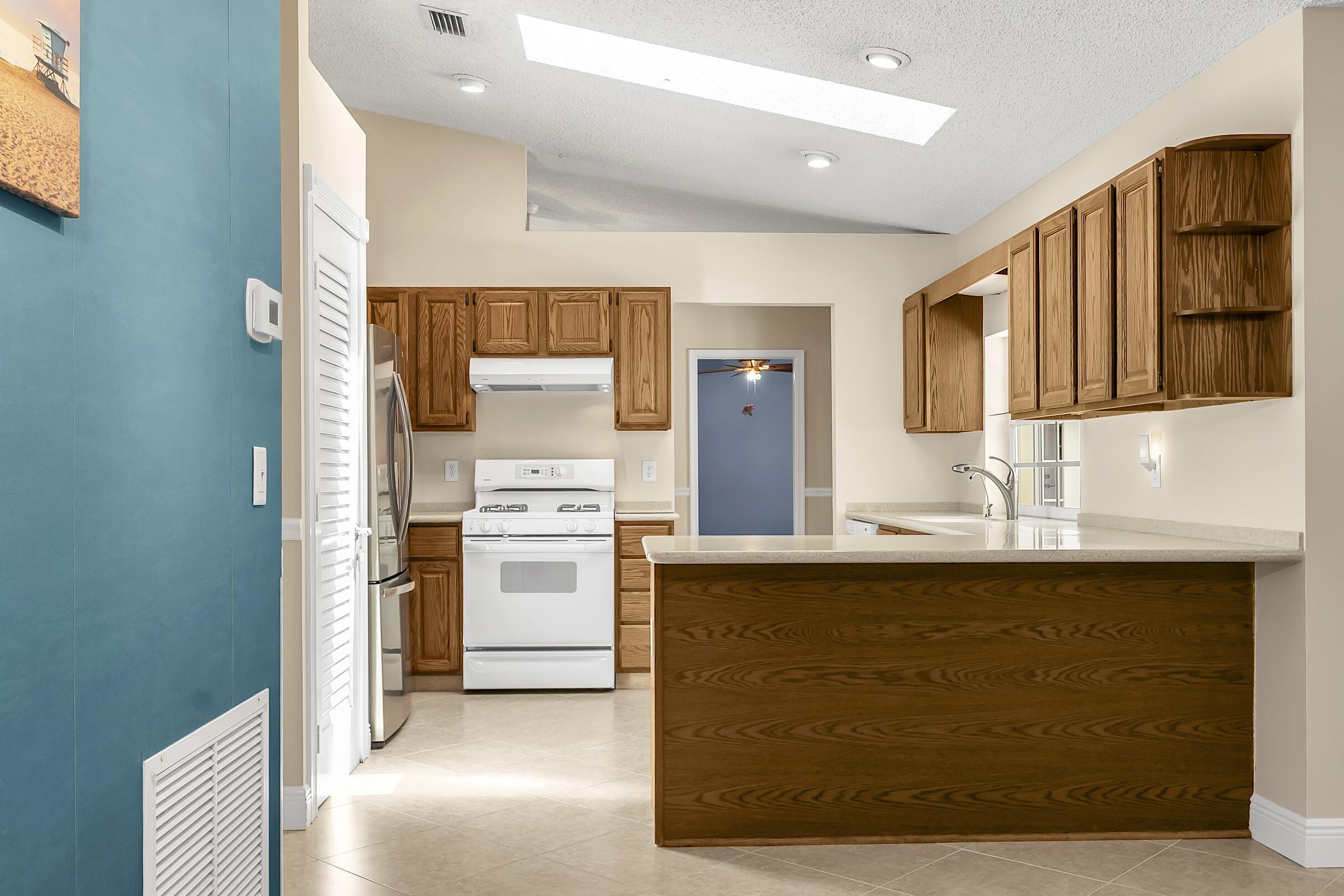 PALM BEACH FARMS CO 3 - Residential