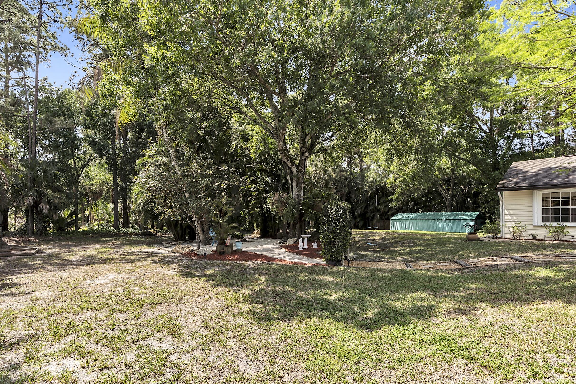 PALM BEACH FARMS CO 3 - Residential