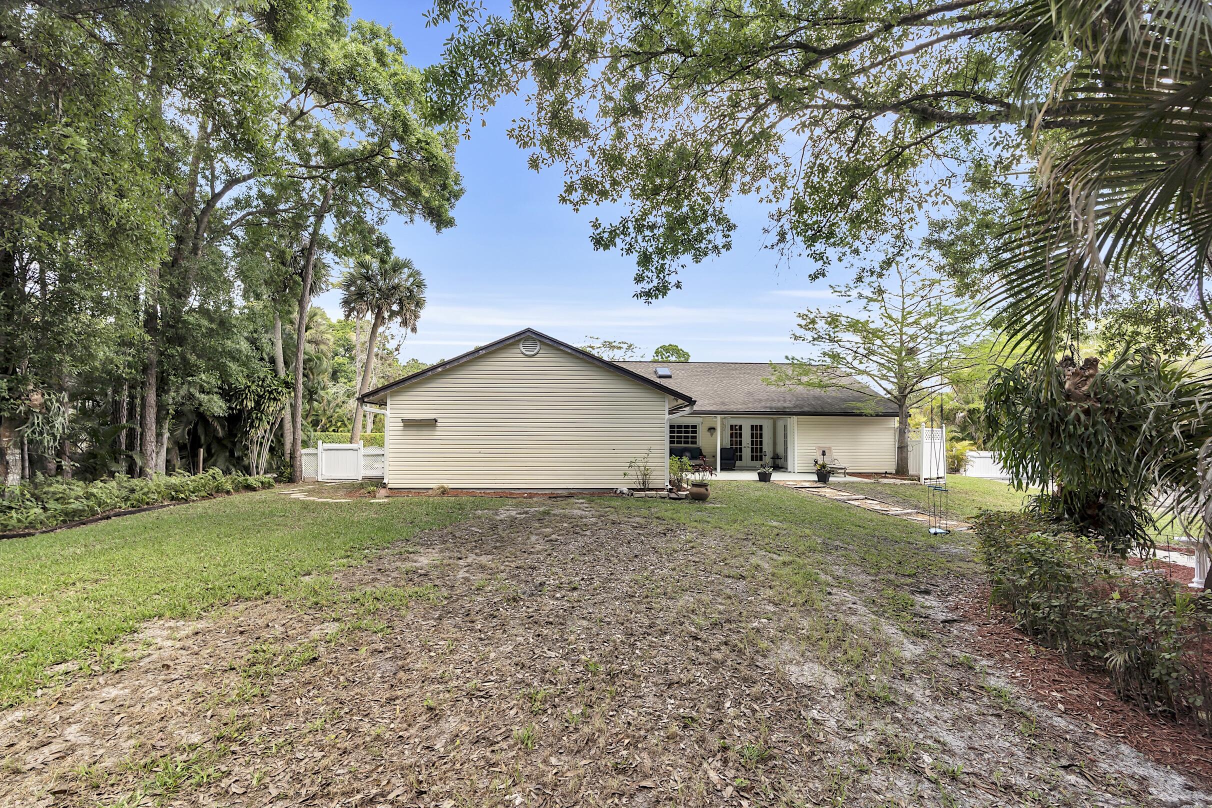 PALM BEACH FARMS CO 3 - Residential