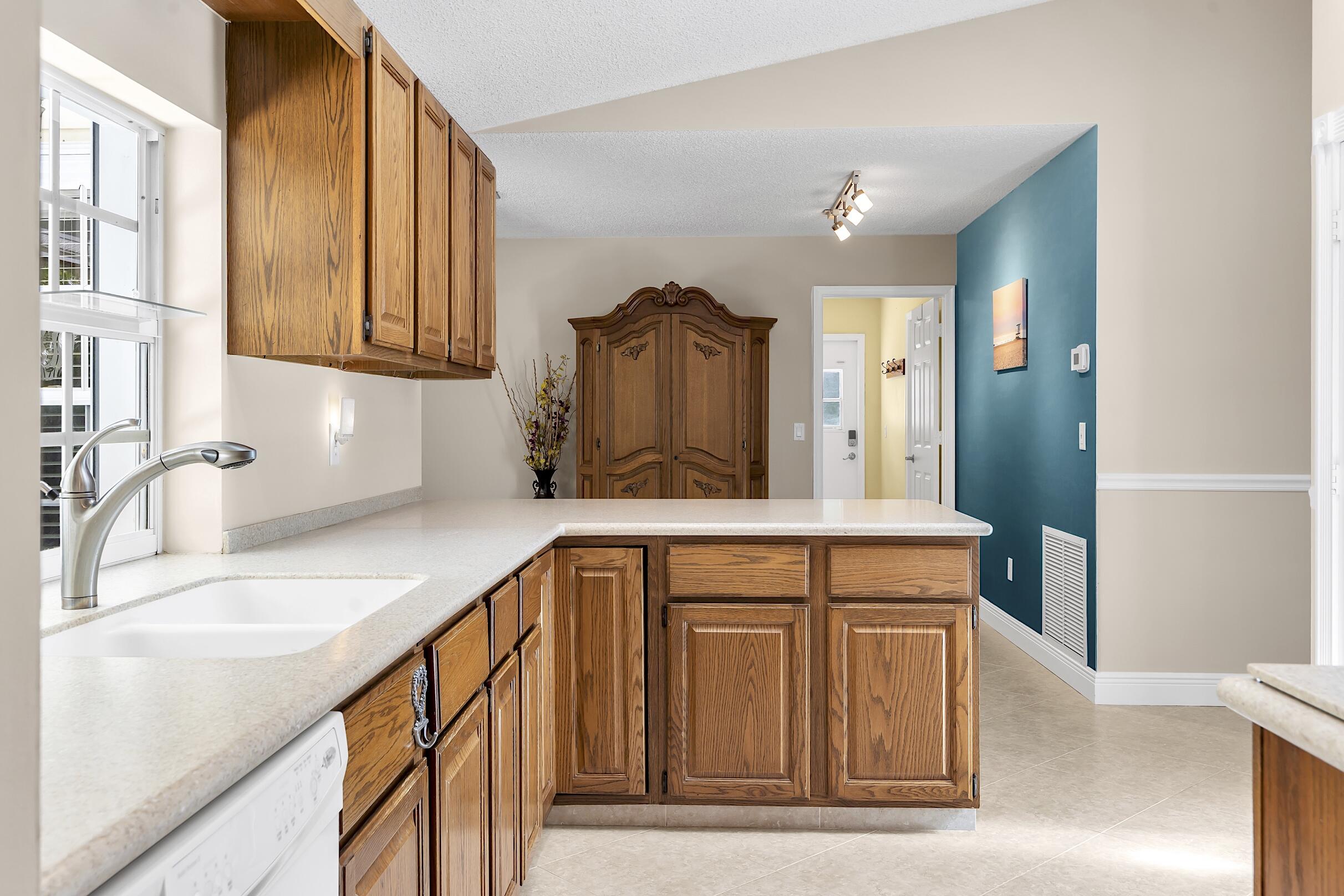 PALM BEACH FARMS CO 3 - Residential