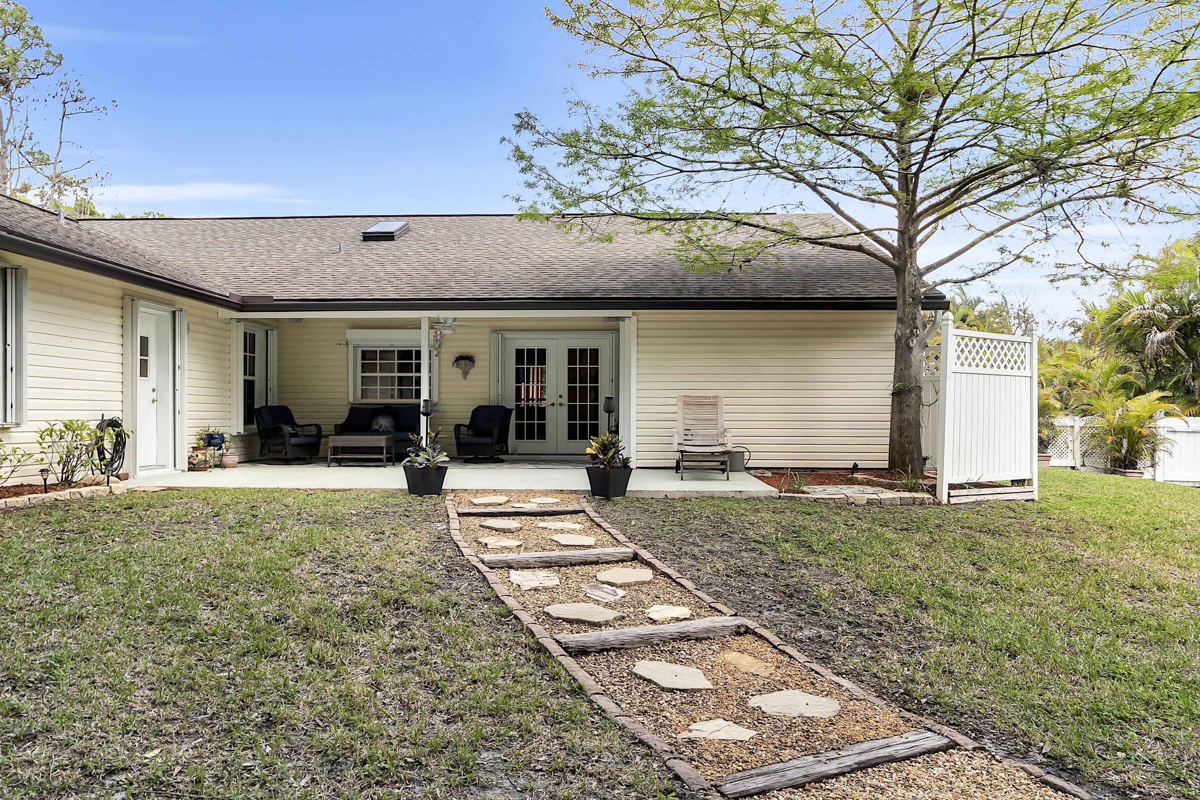 PALM BEACH FARMS CO 3 - Residential