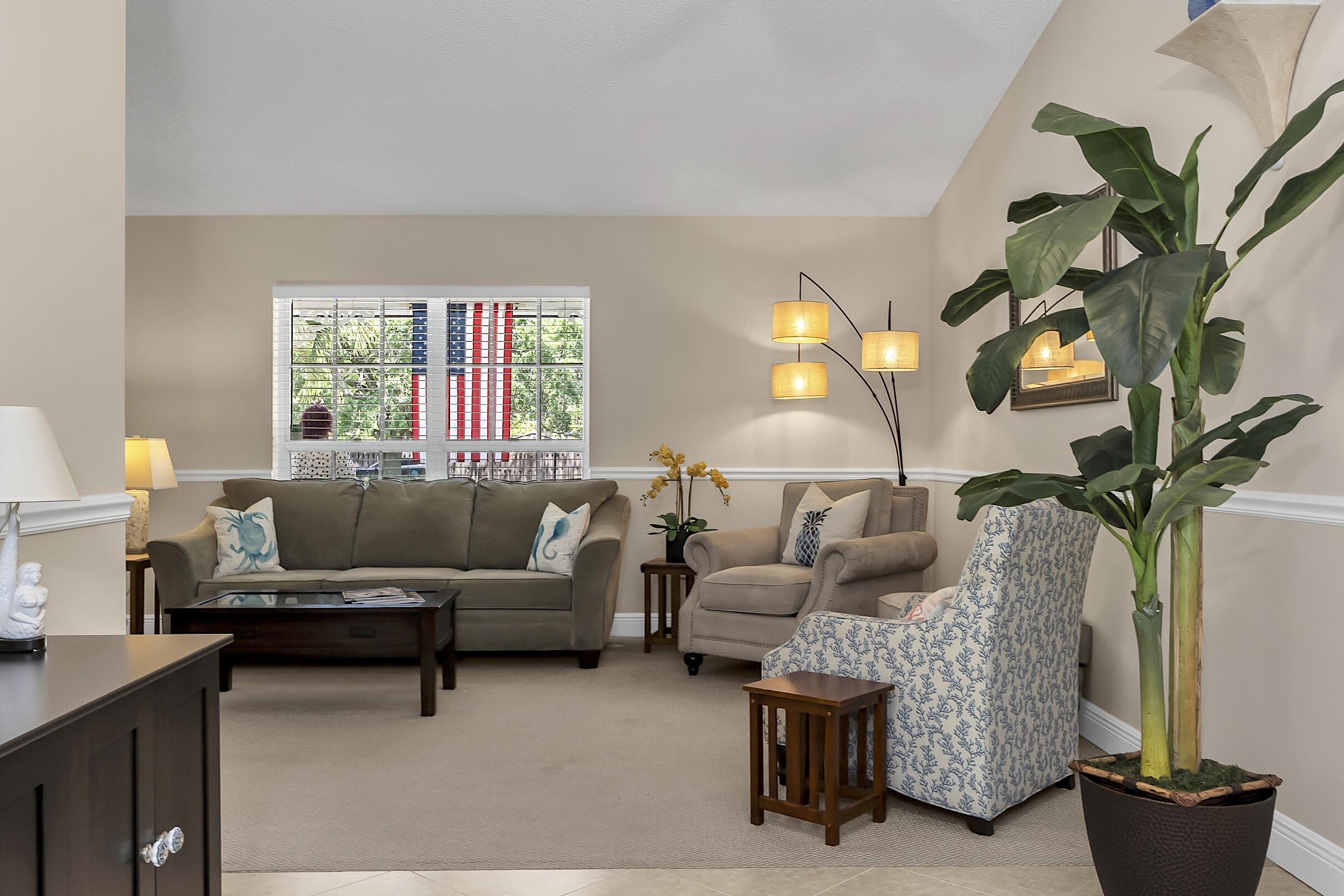 PALM BEACH FARMS CO 3 - Residential