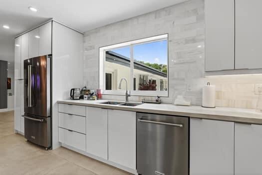 EDGEWOOD AMENDED PLAT - Residential Lease