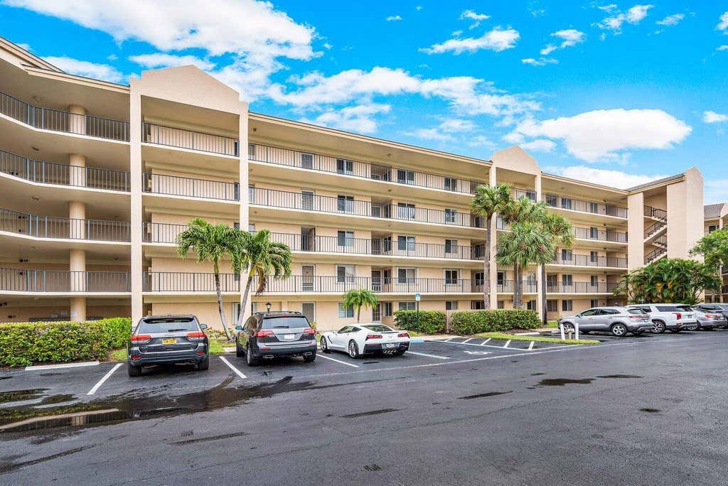 Photo of 275 Palm C206 Avenue #C206, Jupiter, FL 33477 (MLS # R11074684)