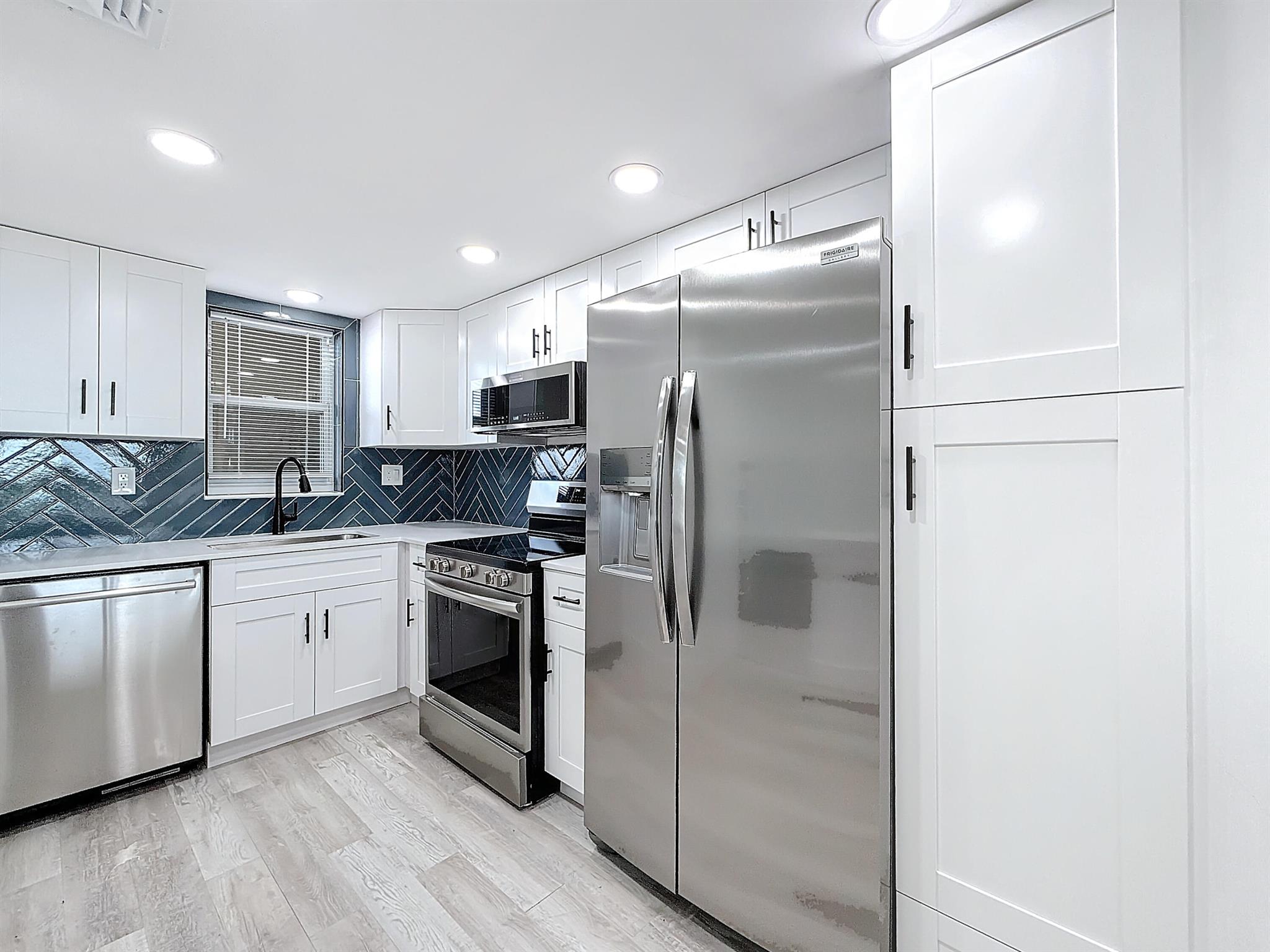 ROLLING HILLS GOLF AND TE - Residential Lease
