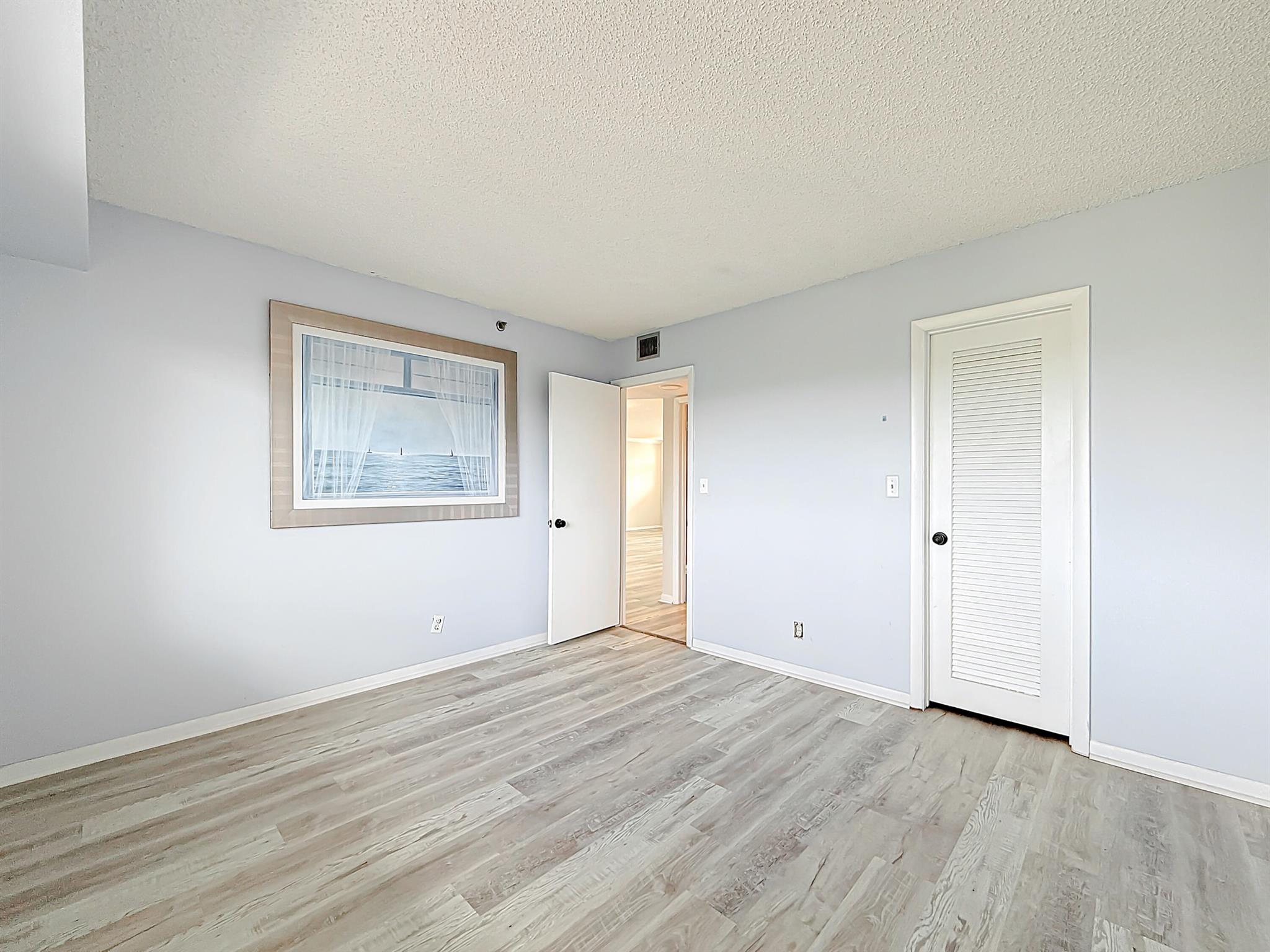 ROLLING HILLS GOLF AND TE - Residential Lease