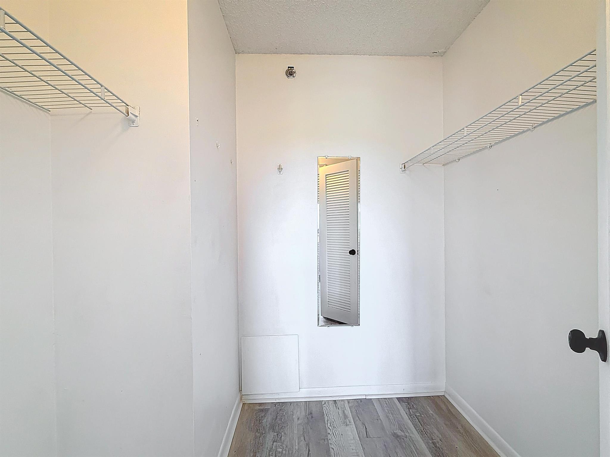 ROLLING HILLS GOLF AND TE - Residential Lease
