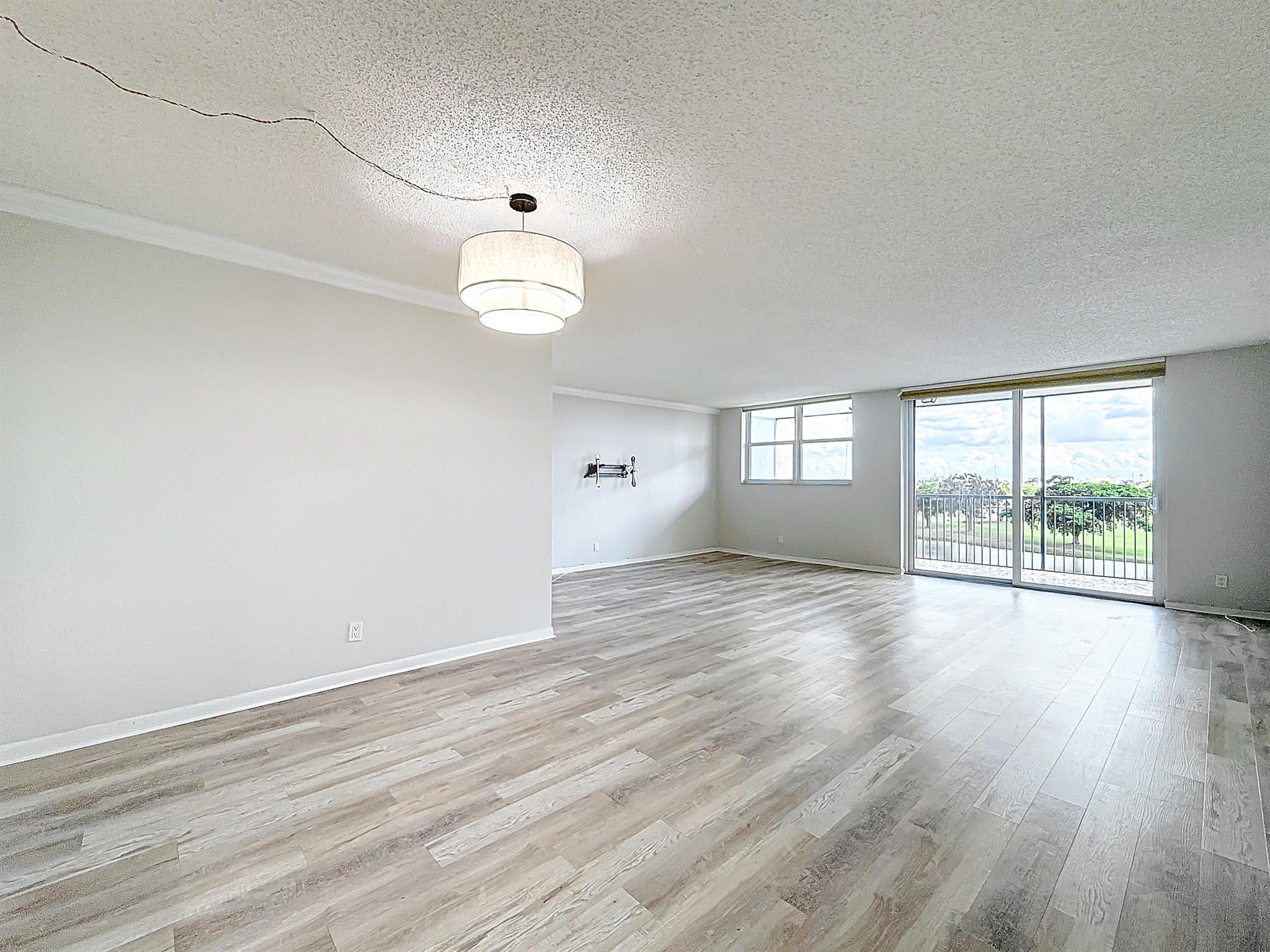 ROLLING HILLS GOLF AND TE - Residential Lease