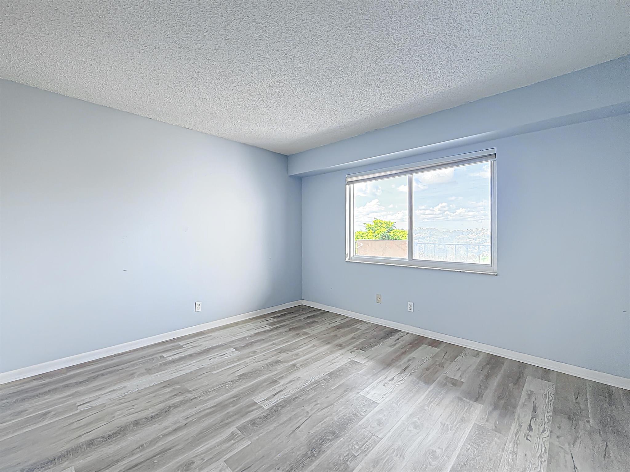 ROLLING HILLS GOLF AND TE - Residential Lease