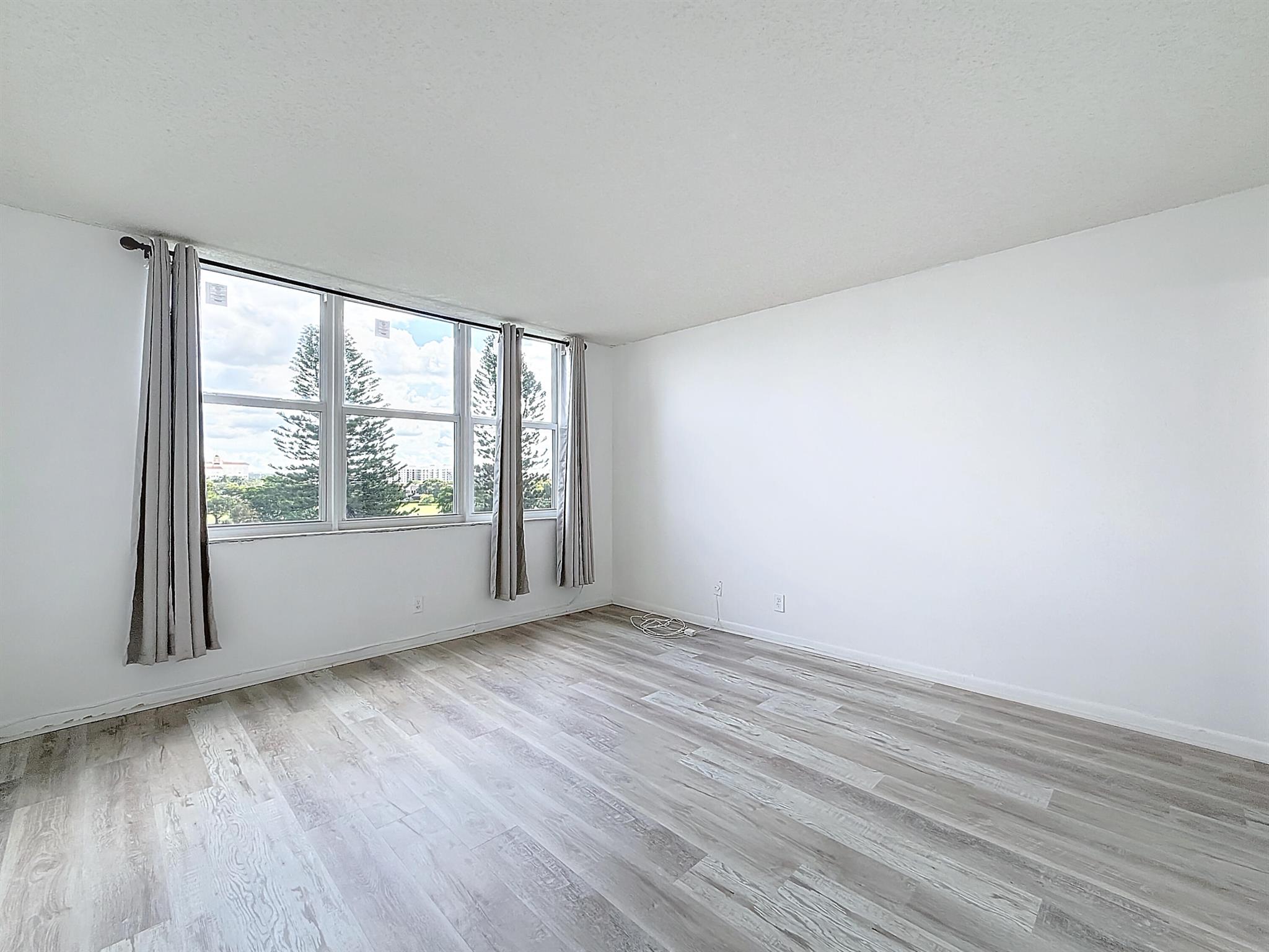ROLLING HILLS GOLF AND TE - Residential Lease
