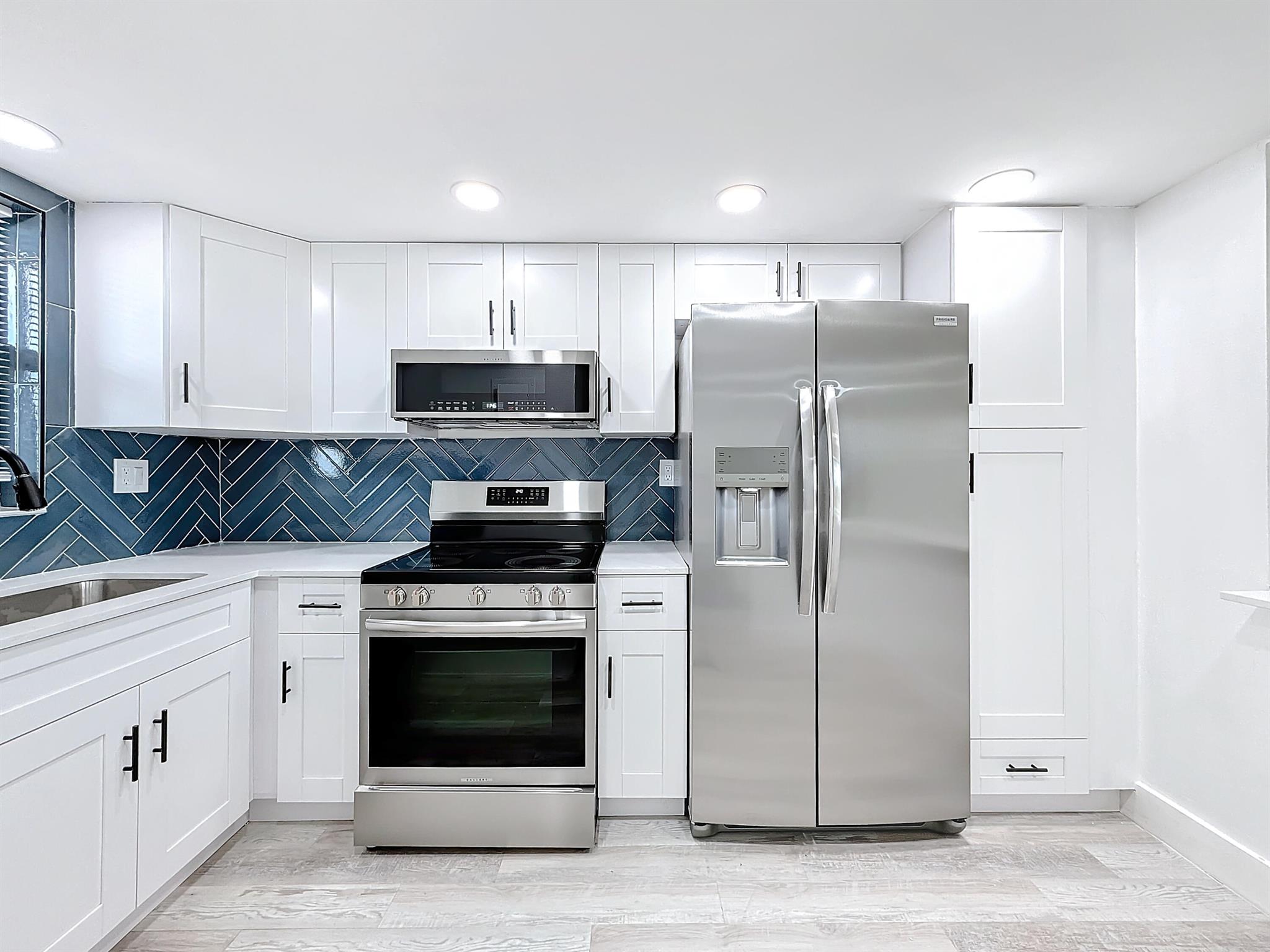 ROLLING HILLS GOLF AND TE - Residential Lease