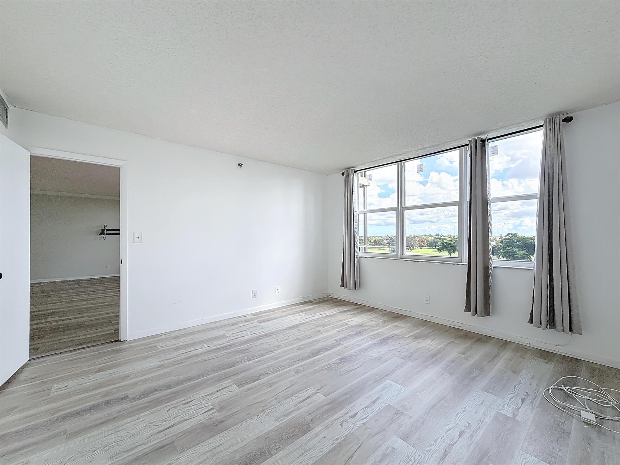 ROLLING HILLS GOLF AND TE - Residential Lease