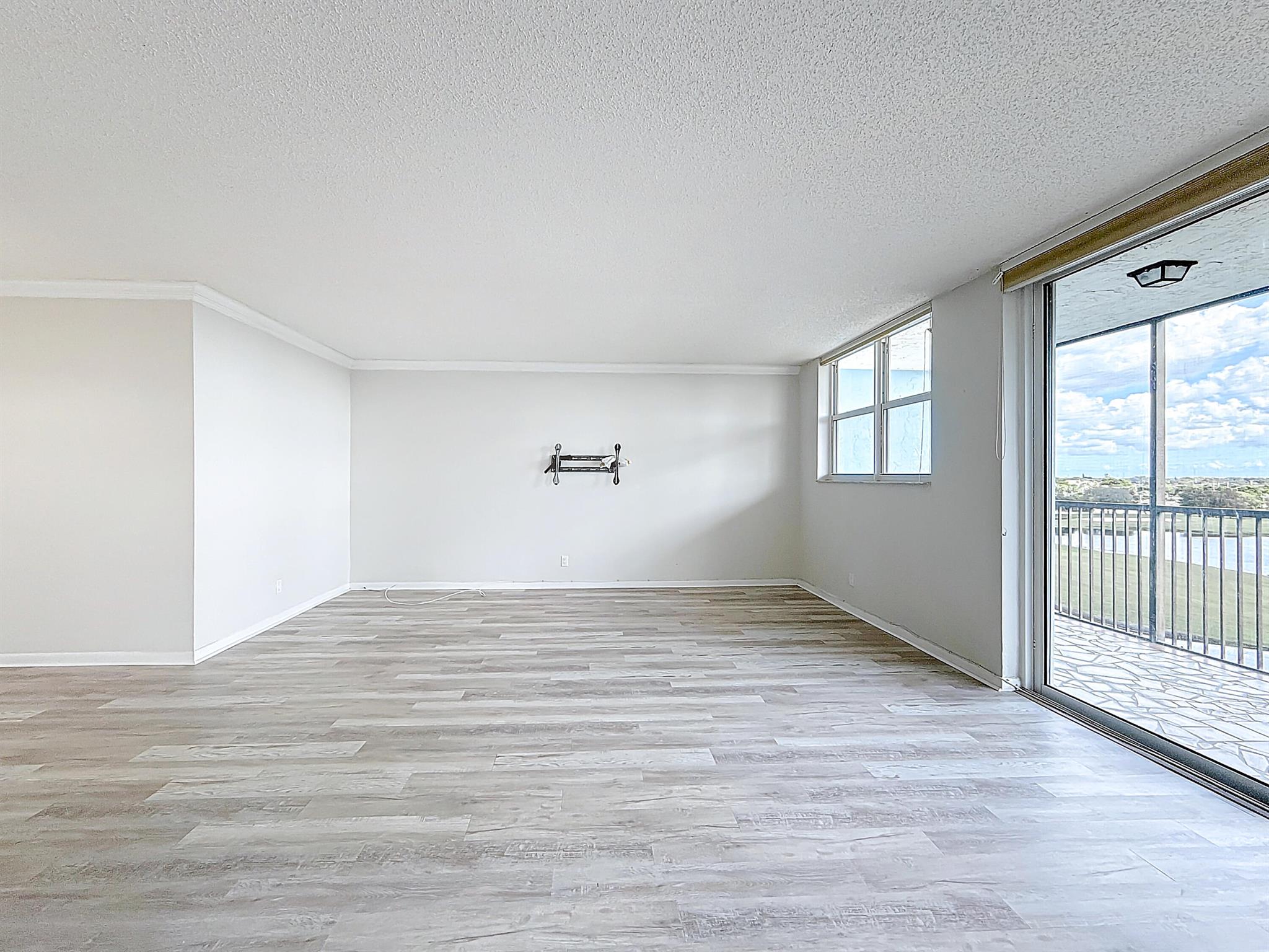 ROLLING HILLS GOLF AND TE - Residential Lease