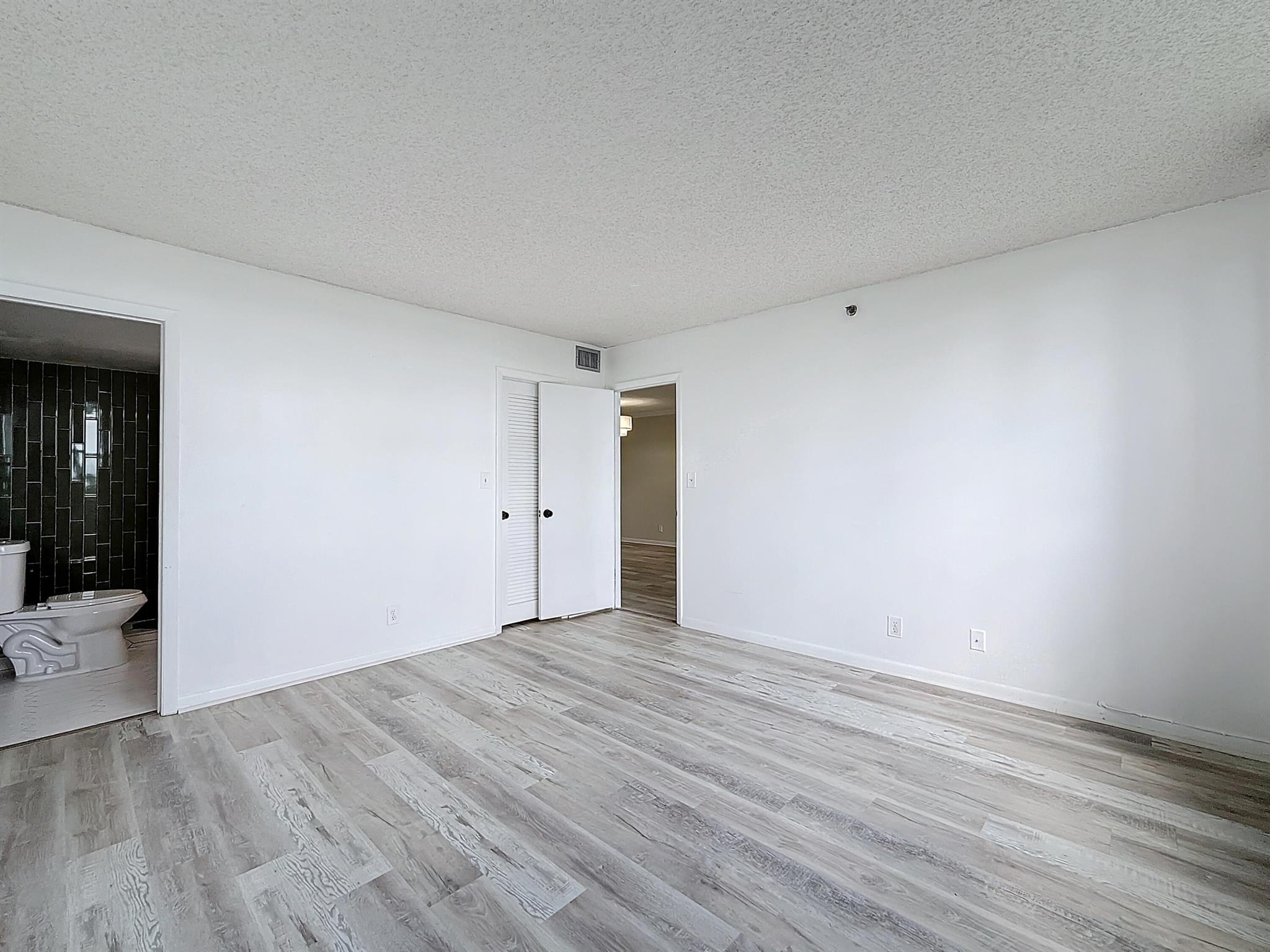 ROLLING HILLS GOLF AND TE - Residential Lease