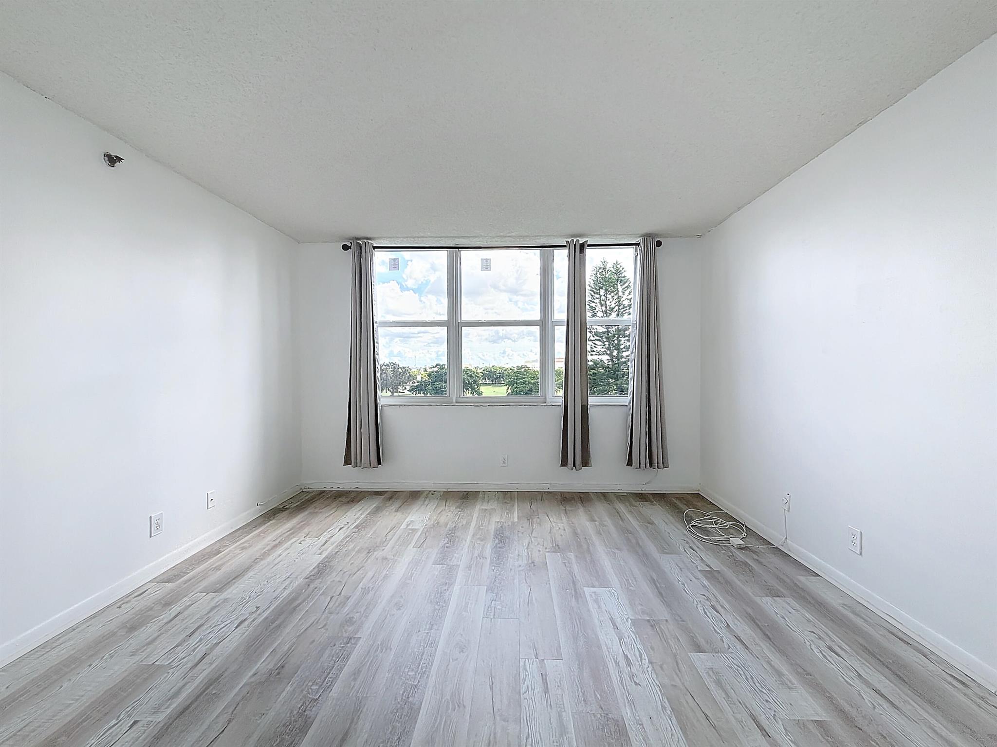 ROLLING HILLS GOLF AND TE - Residential Lease